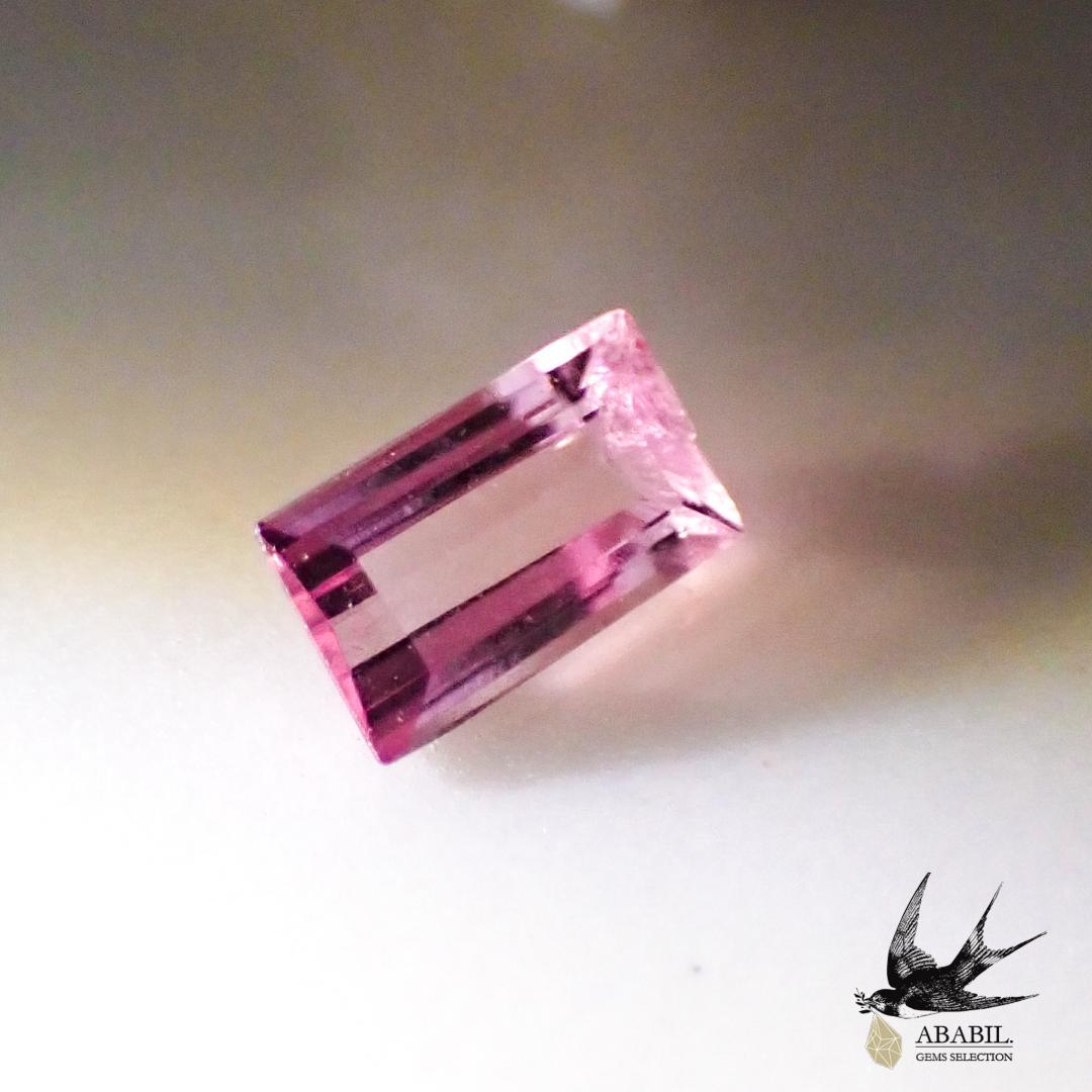 Natural unheated imperial topaz 0.125ct [Brazil] OH type pink 