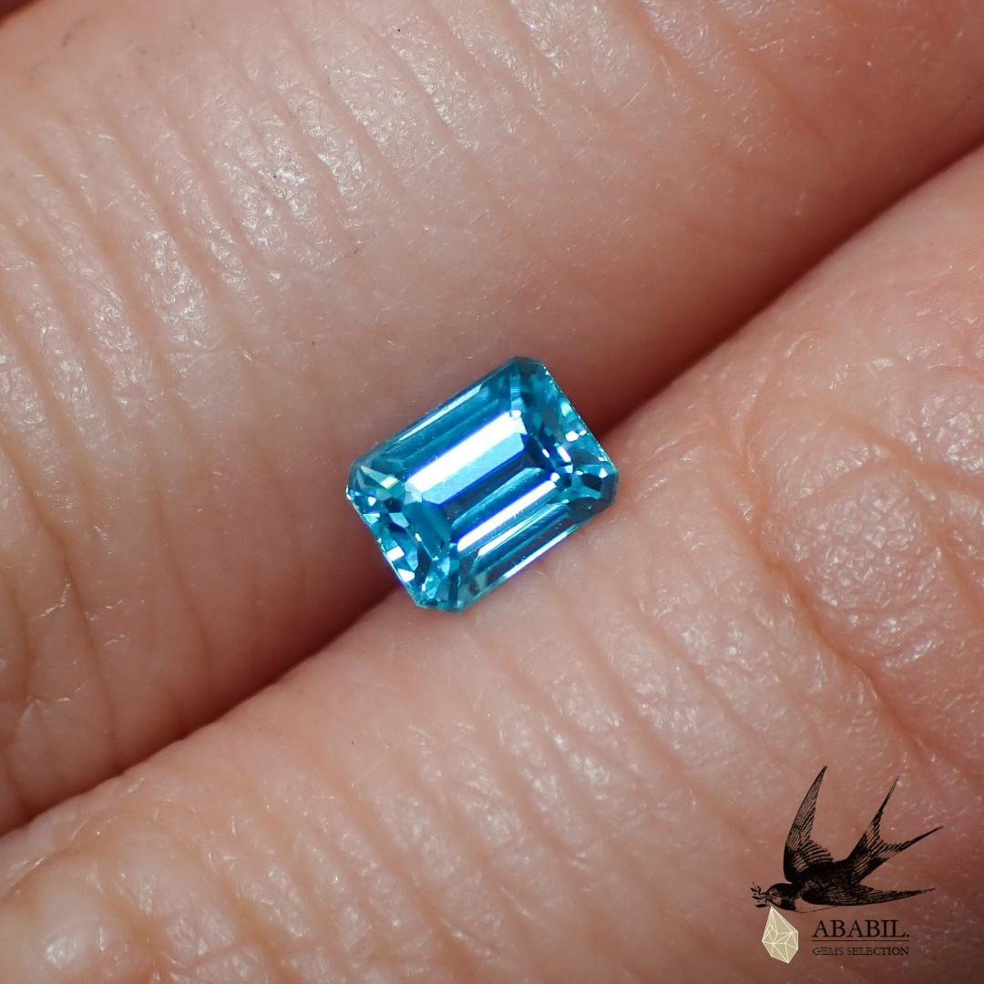 Natural Blue Zircon 0.763t [Cambodia] ★ Sky Blue ★ With So 