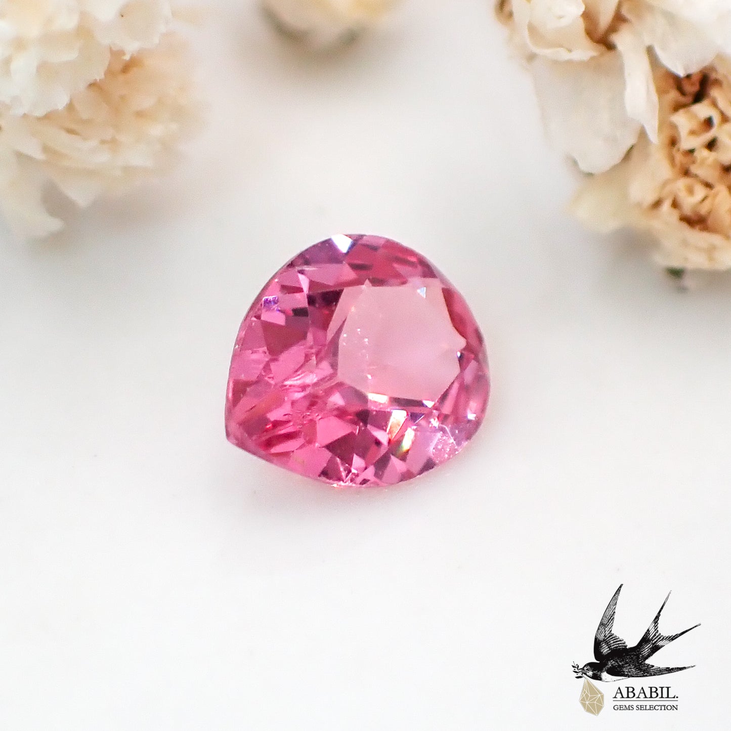 Natural hot pink spinel 0.305ct [Tanzania] Neon pink, fluorescence 
