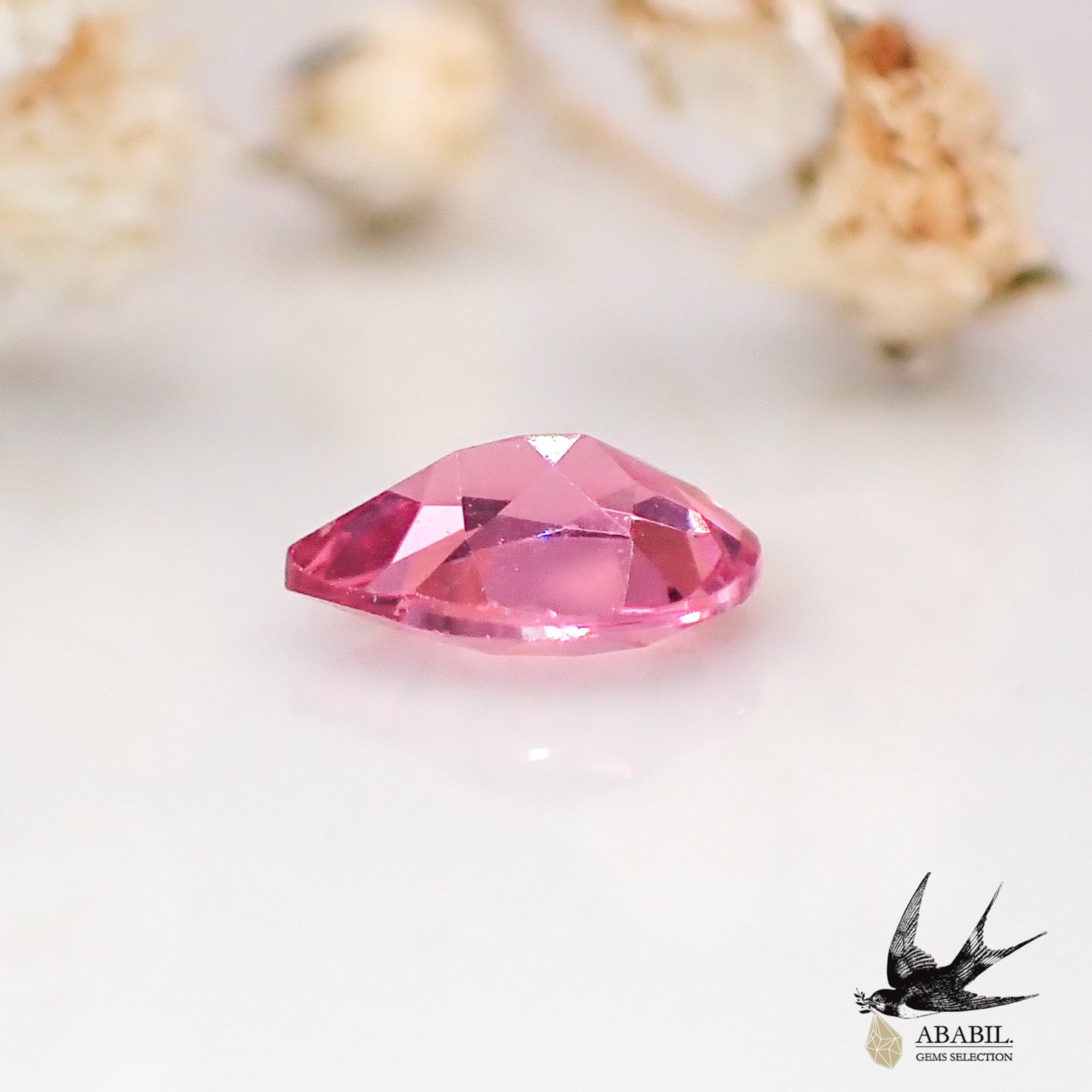 Natural hot pink spinel 0.305ct [Tanzania] Neon pink, fluorescence 