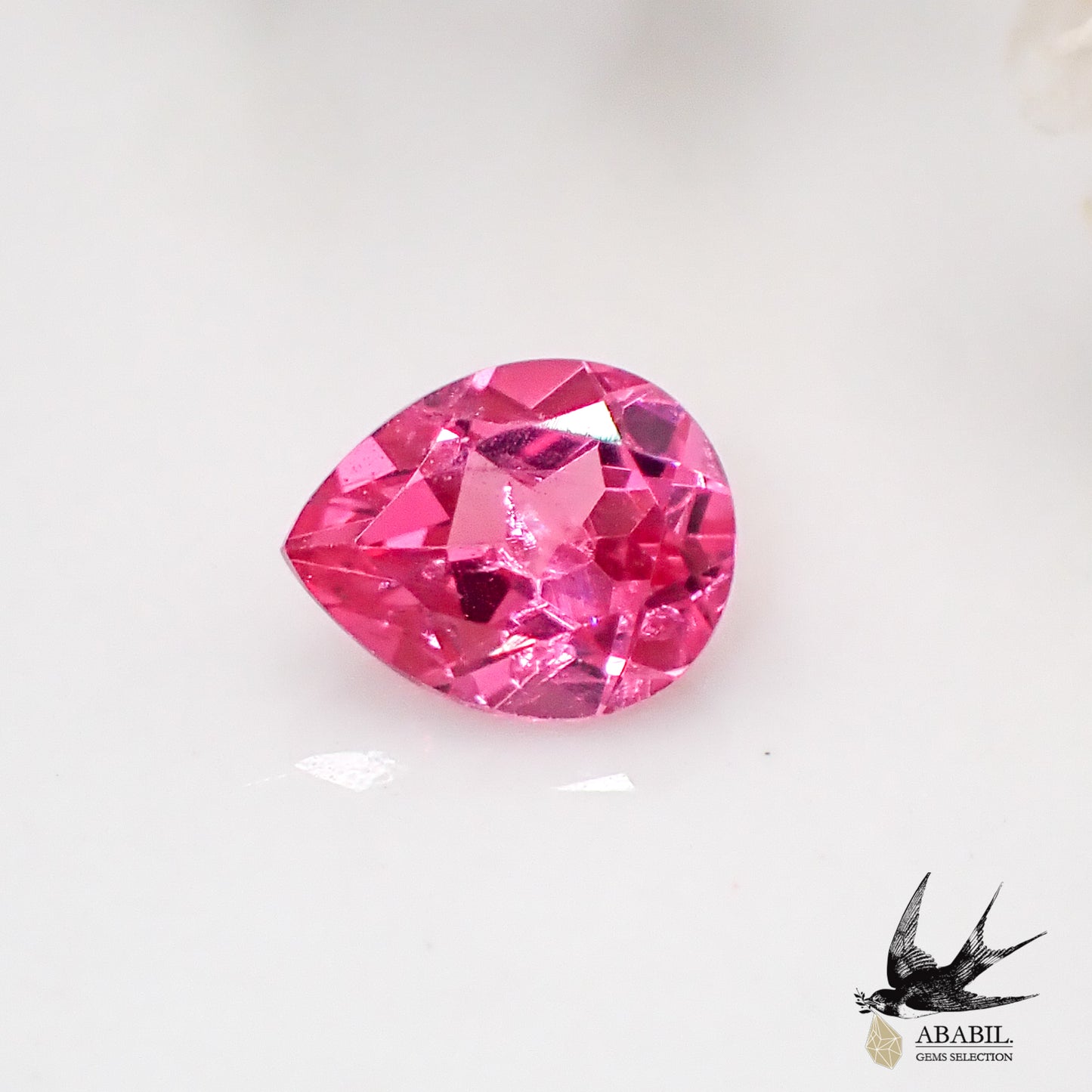 Natural hot pink spinel 0.354ct [Tanzania] Neon pink, fluorescence 