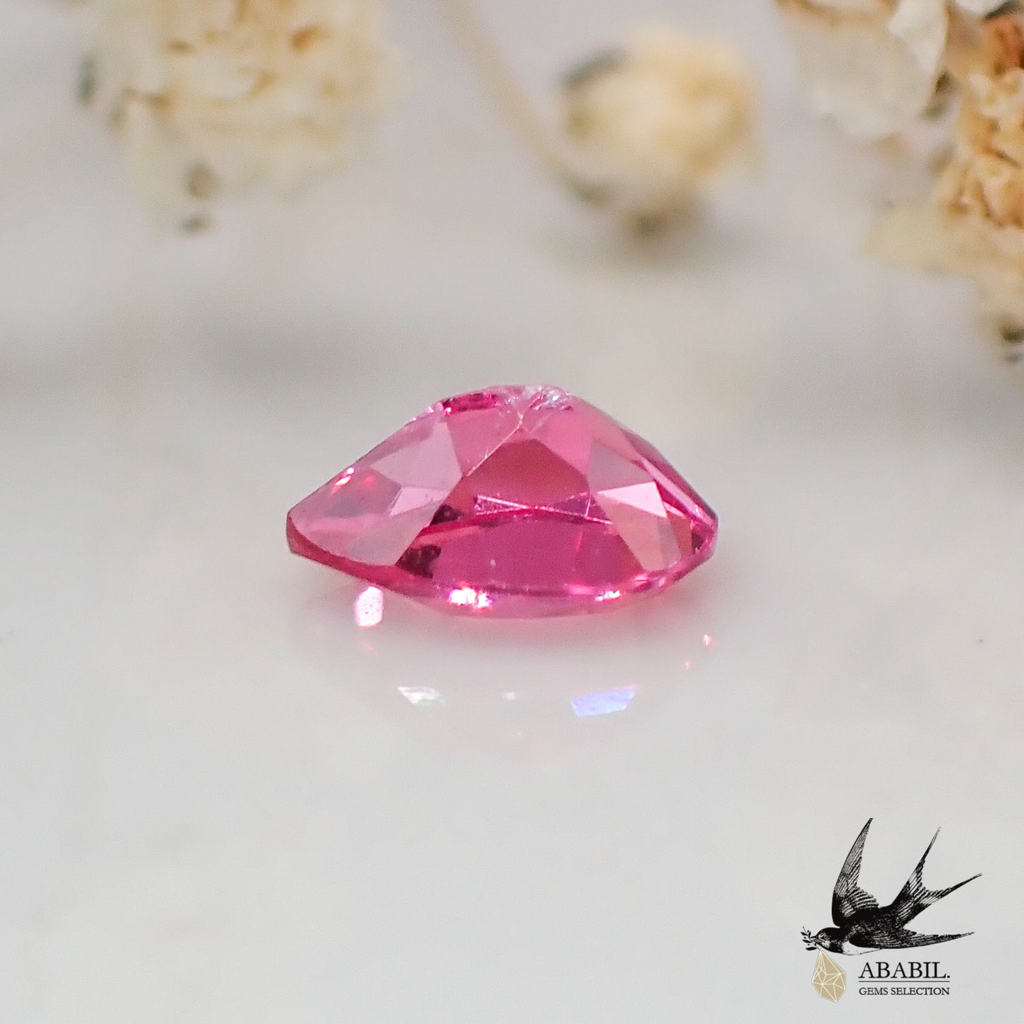Natural hot pink spinel 0.354ct [Tanzania] Neon pink, fluorescence 