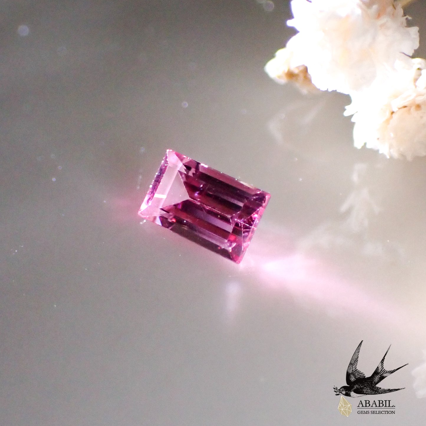 Natural hot pink spinel 0.329ct [Tanzania] Neon pink, fluorescence 