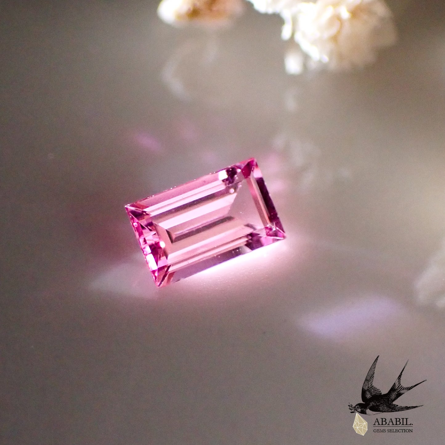 Natural hot pink spinel 0.329ct [Tanzania] Neon pink, fluorescence 