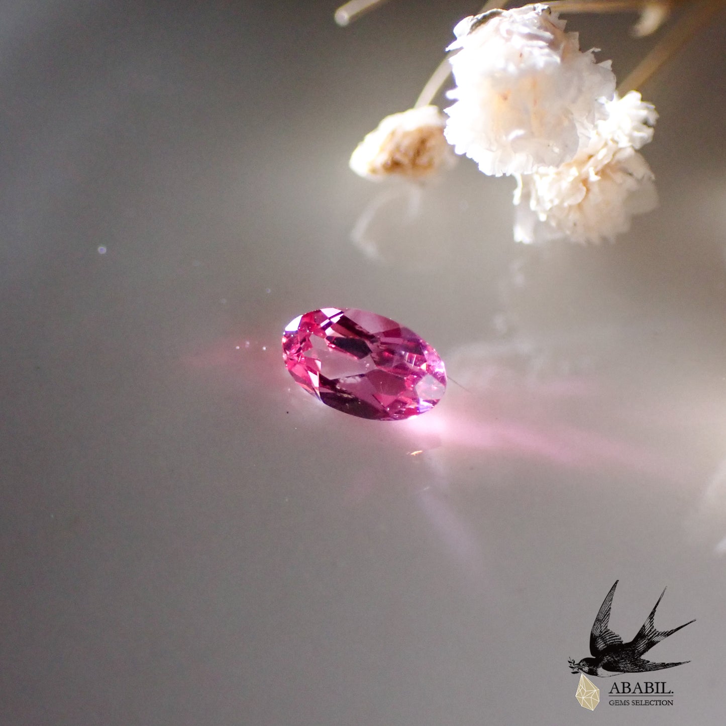 Natural hot pink spinel 0.23ct [Tanzania] Neon pink, fluorescence 