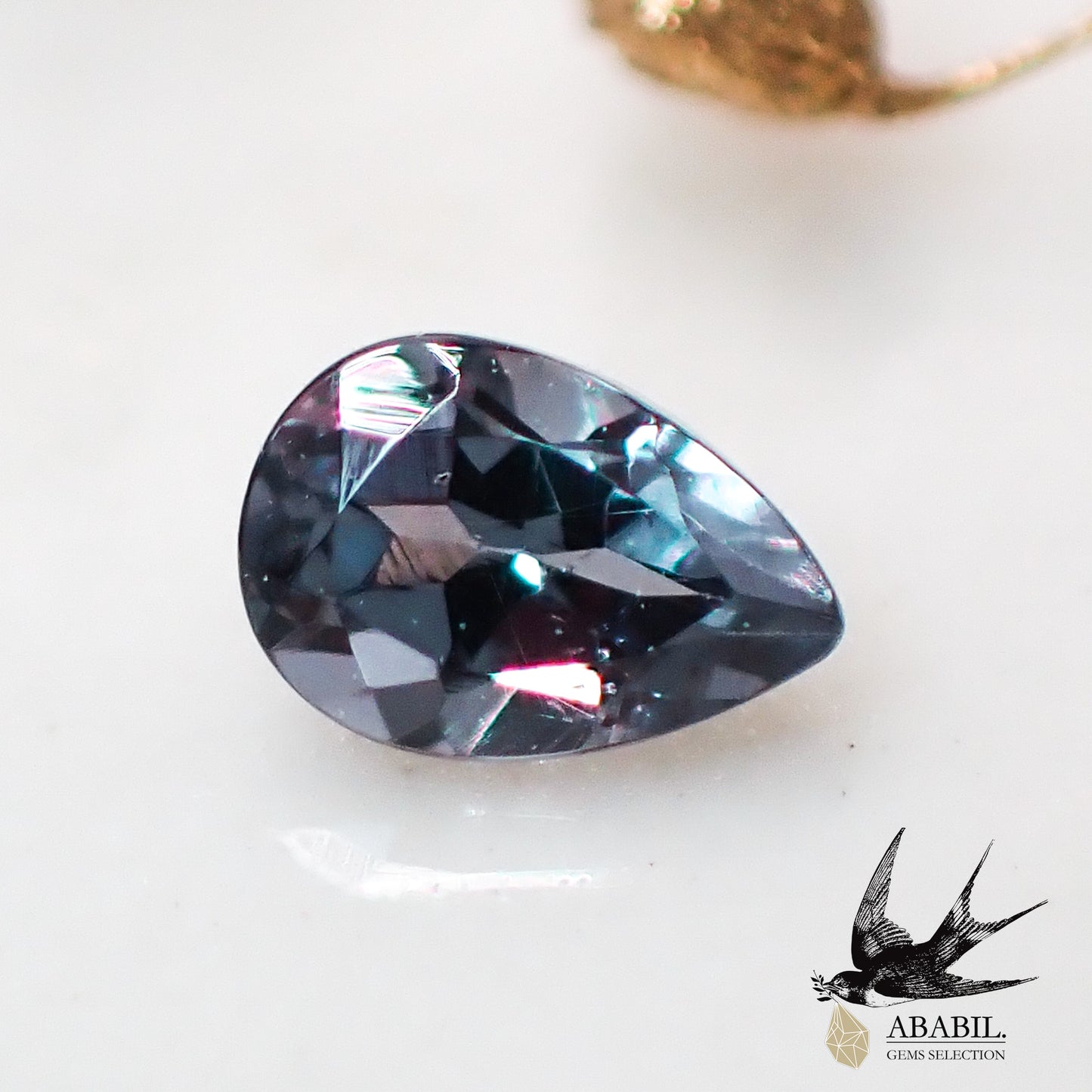 Natural high-quality color-change garnet 0.10ct [Bekilly] ★Discoloration gem★ 