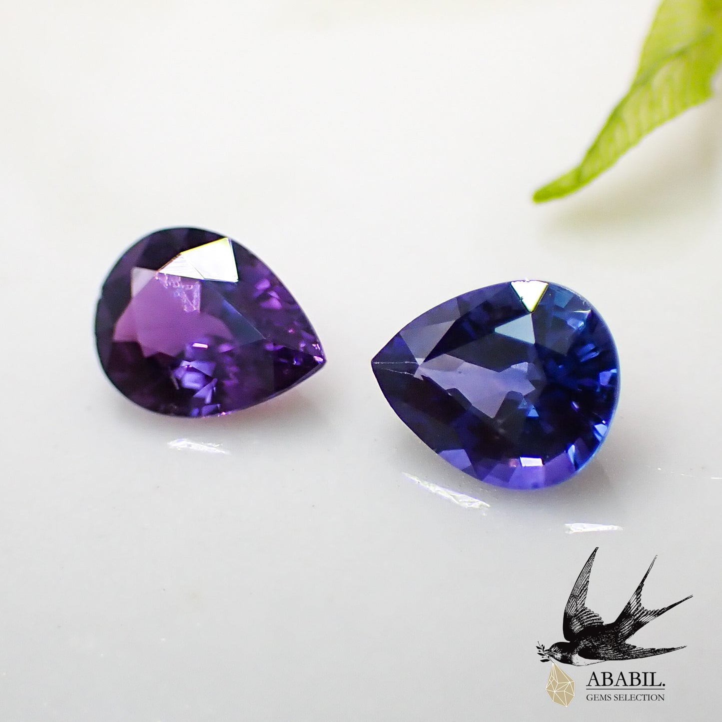 Natural bicolor sapphire 0.71ct [Sri Lanka] ★Set of 2 ★Brilliant ★Fluorescence★