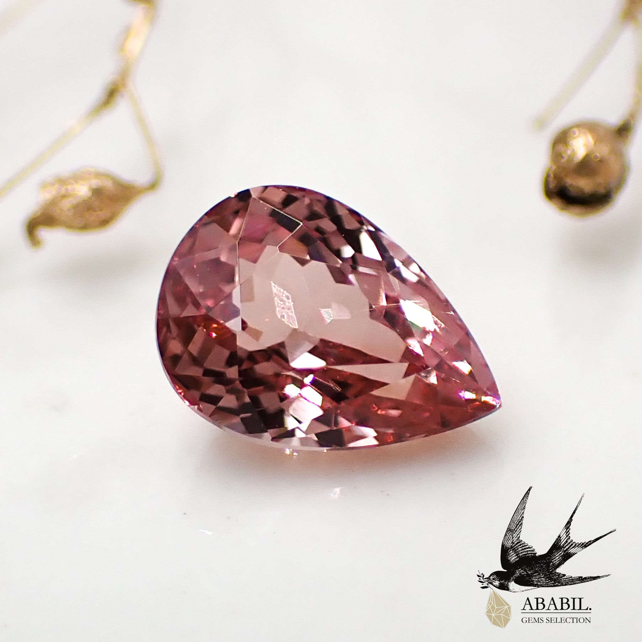 マラヤガーネット2.3カラットペアシェイプ 天然マラヤガーネット1.23ct