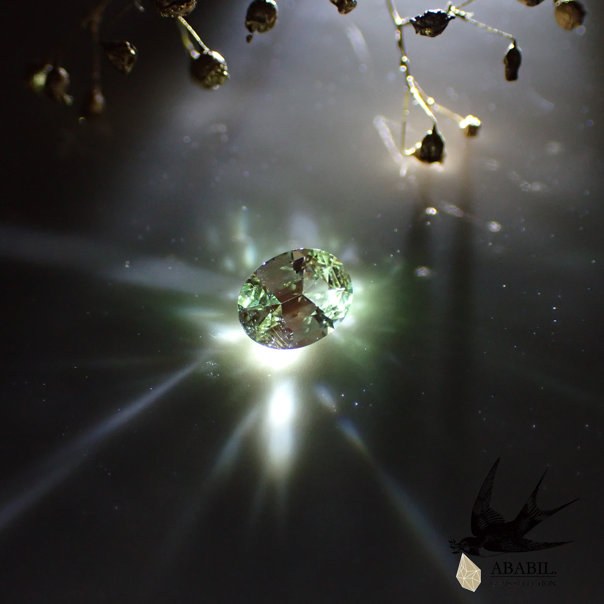 天然ミントガーネット0.85ct【タンザニア】☆きらきら専門☆蛍光☆