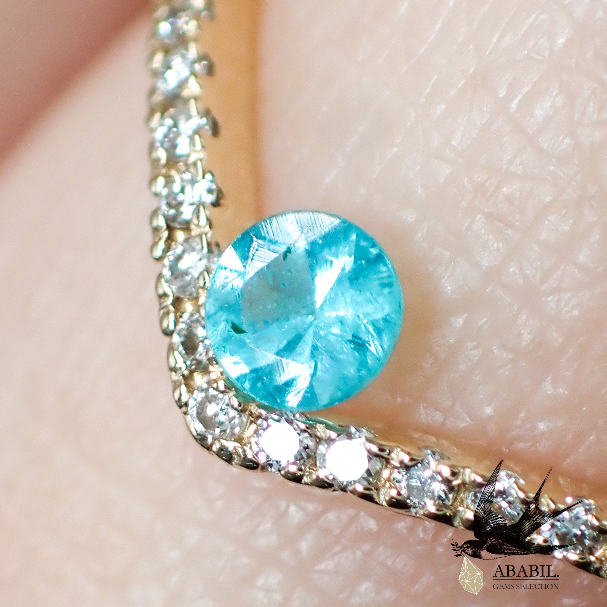 天然パライバトルマリン0.08ct【ブラジル】☆ネオンブルー、蛍光色☆