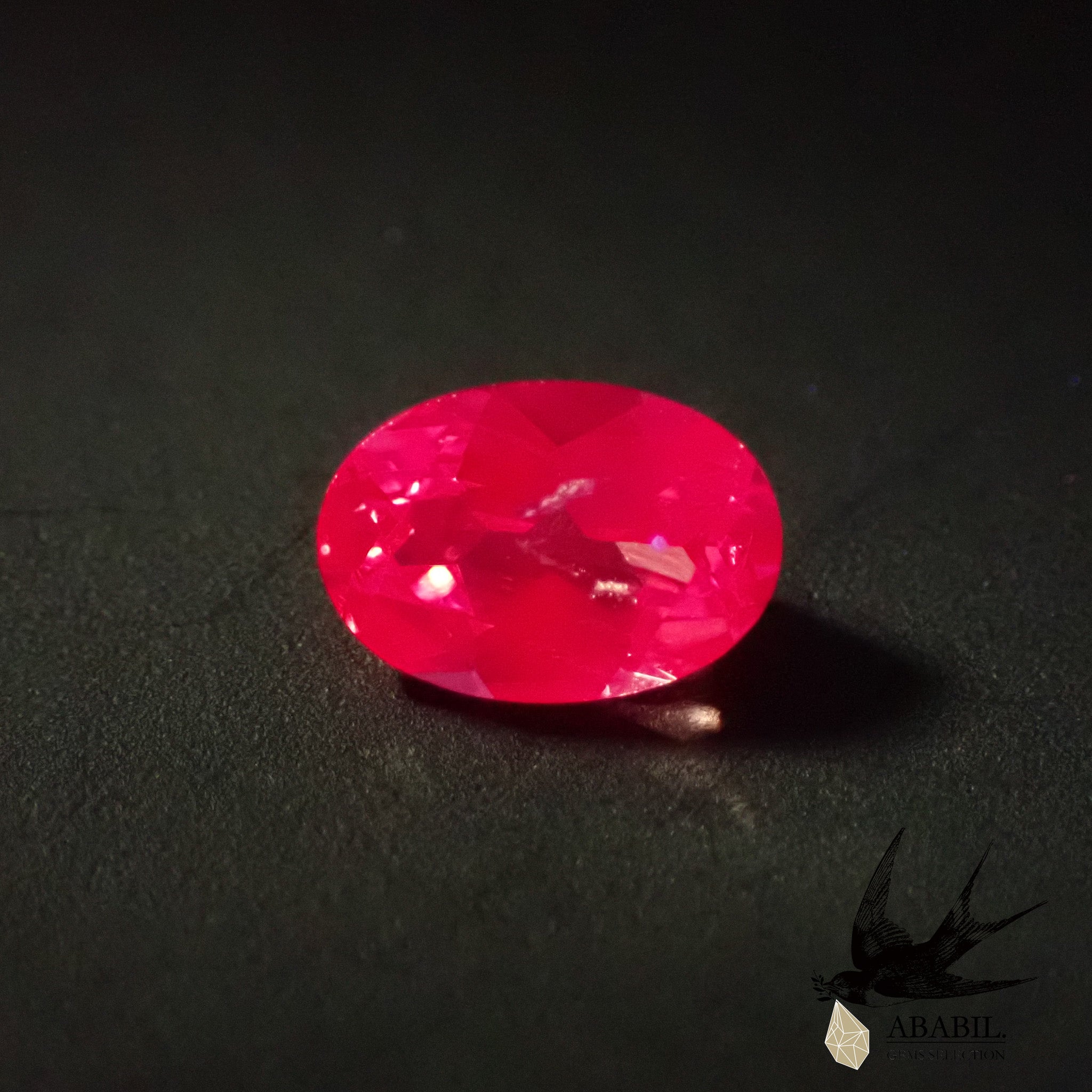 天然ホットピンクスピネル0.48ct【タンザニア】☆鮮やかな色☆蛍光