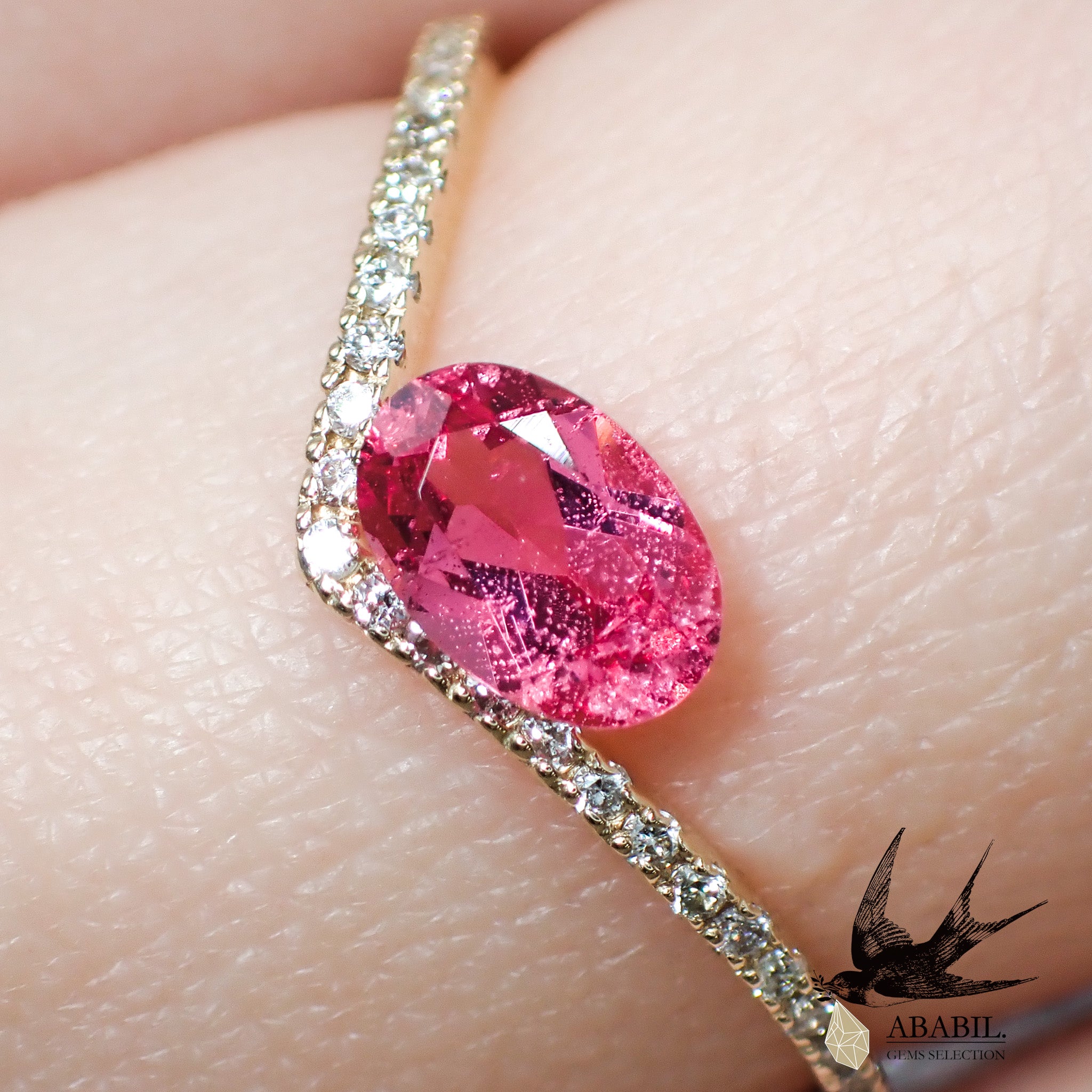 天然ホットピンクスピネル0.52ct【タンザニア】☆鮮やかな色☆蛍光☆ 天然ホットピンクスピネル0.52ct【タンザニア】☆鮮やかな色☆蛍光☆