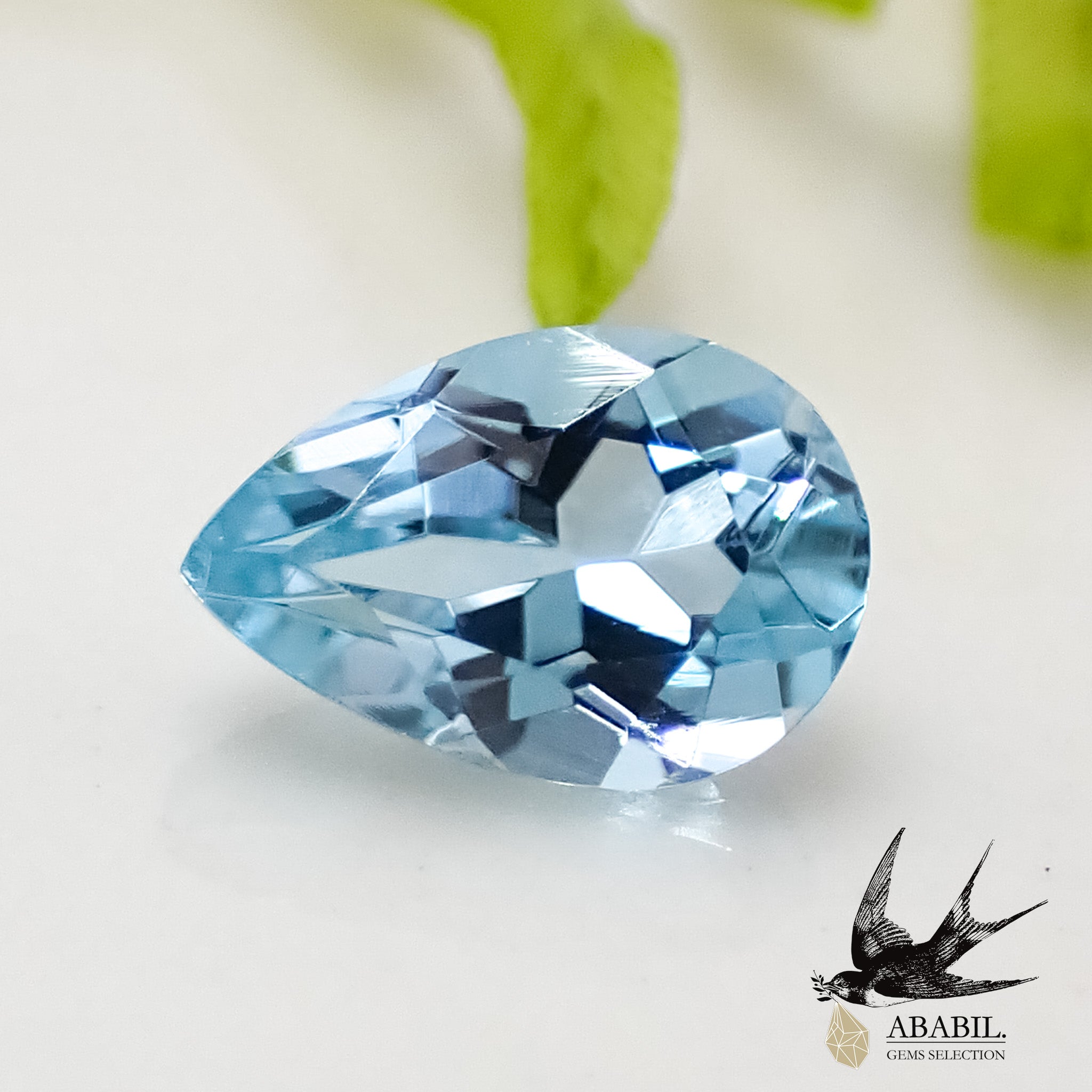 天然アクアマリン0.38ct【ブラジル】☆落ち着く色☆ – ABABIL.gems