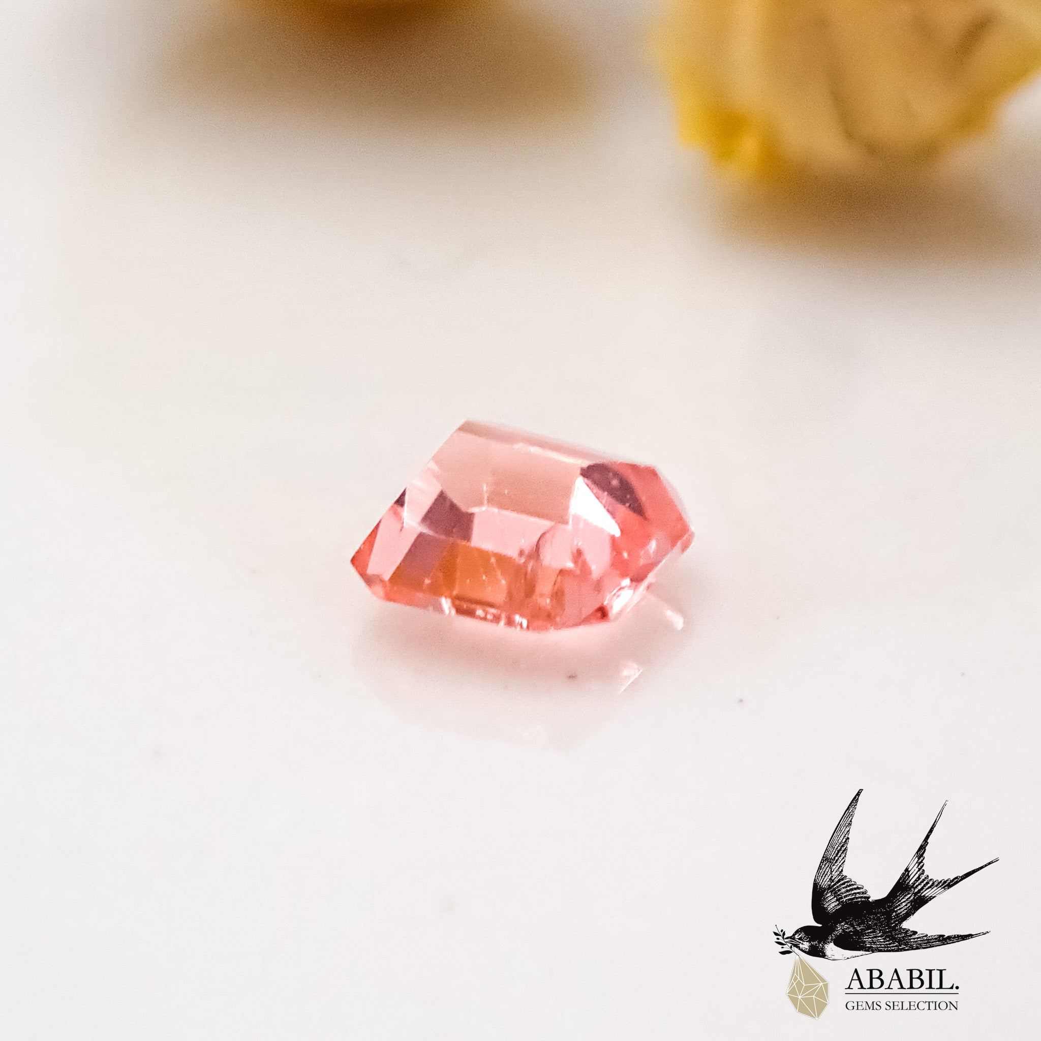 天然ヴェイリネナイト0.13ct【パキスタン】☆レアストーン☆蛍光色☆ – ABABIL.gems