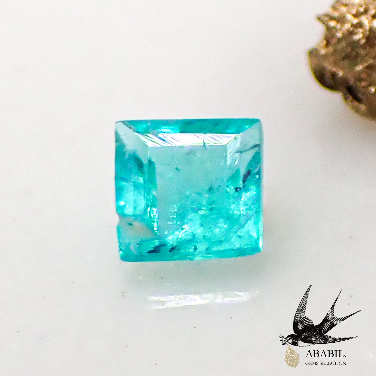 Natural Paraiba tourmaline 0.08ct [Brazil] Neon blue, fluorescent color