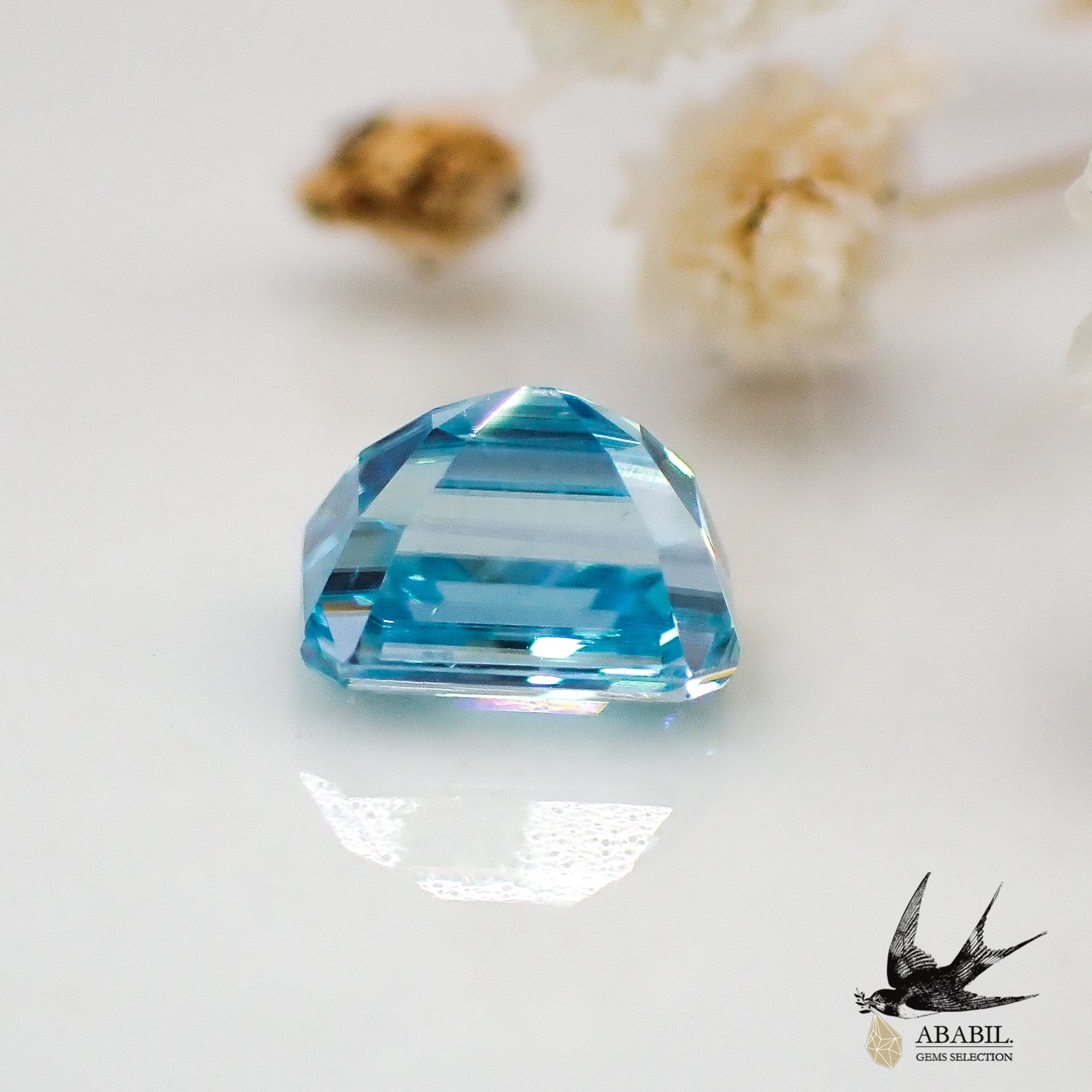 Natural blue zircon 0.848 [Cambodia] Sparkling sky blue 