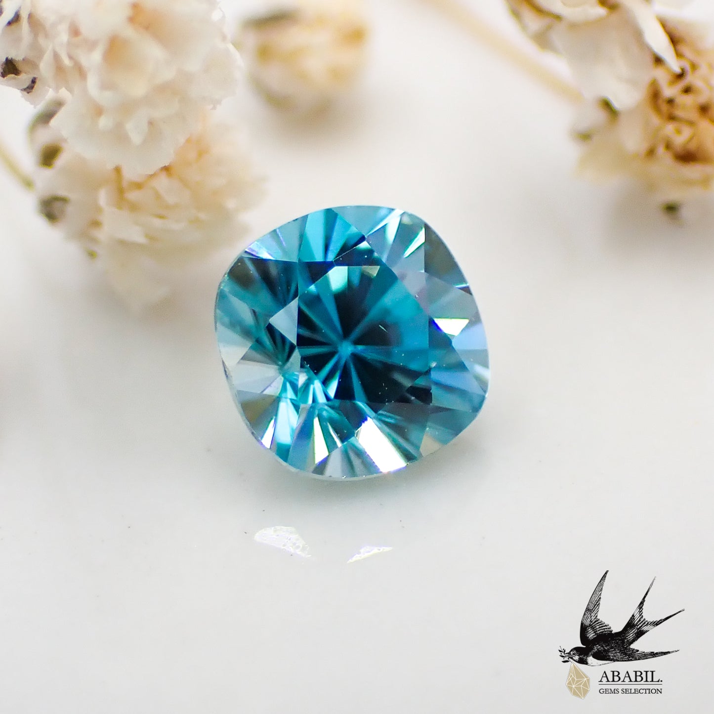 Natural blue zircon 0.804 [Cambodia] Sparkling sky blue 