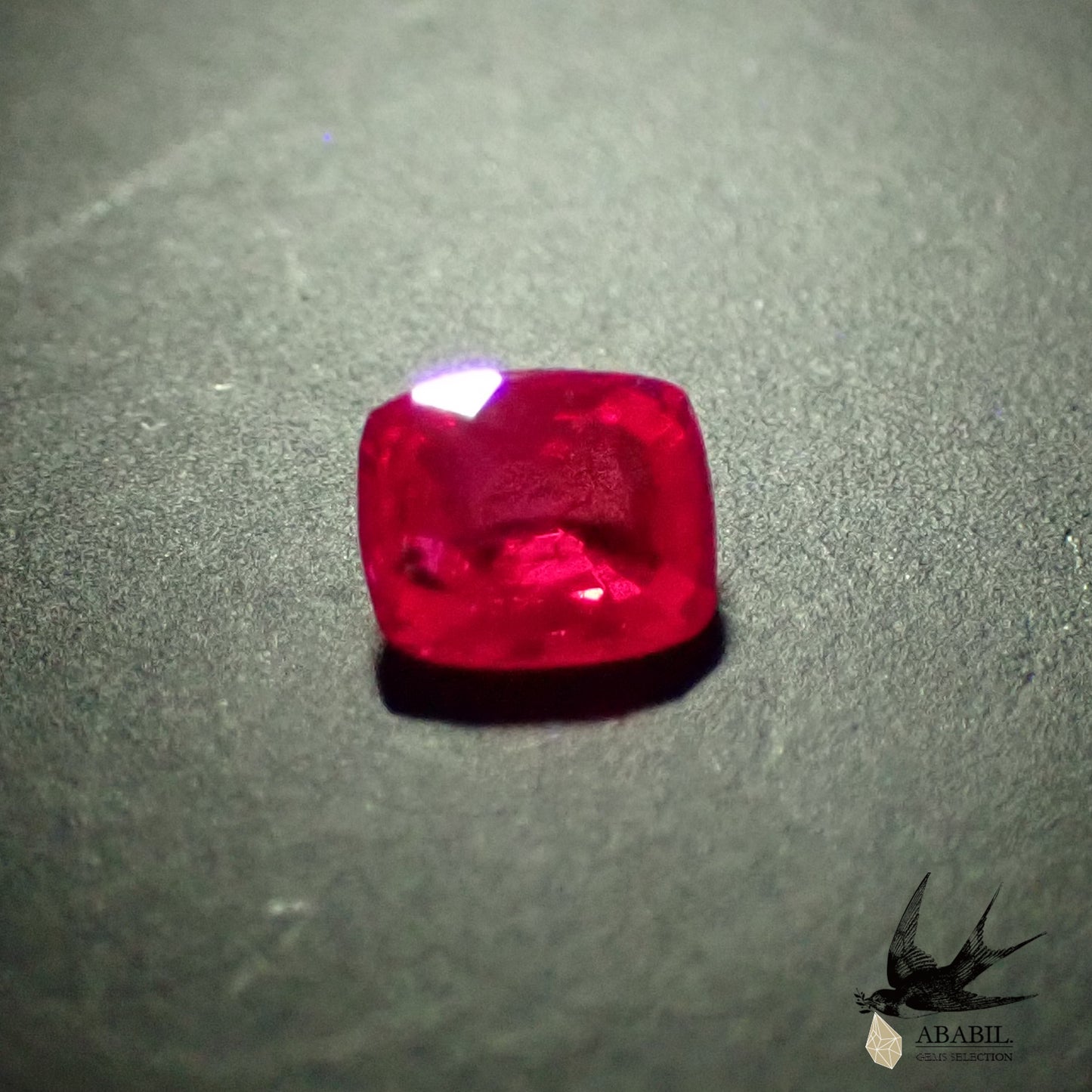 Natural red spinel 0.168ct [Burma] Specializing in gorgeous, fluorescence