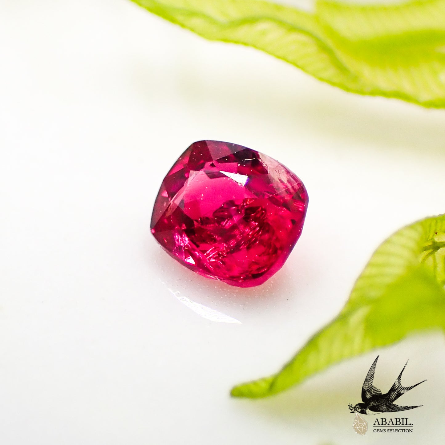 Natural red spinel 0.33ct [Burma] Specializing in gorgeous, fluorescence 