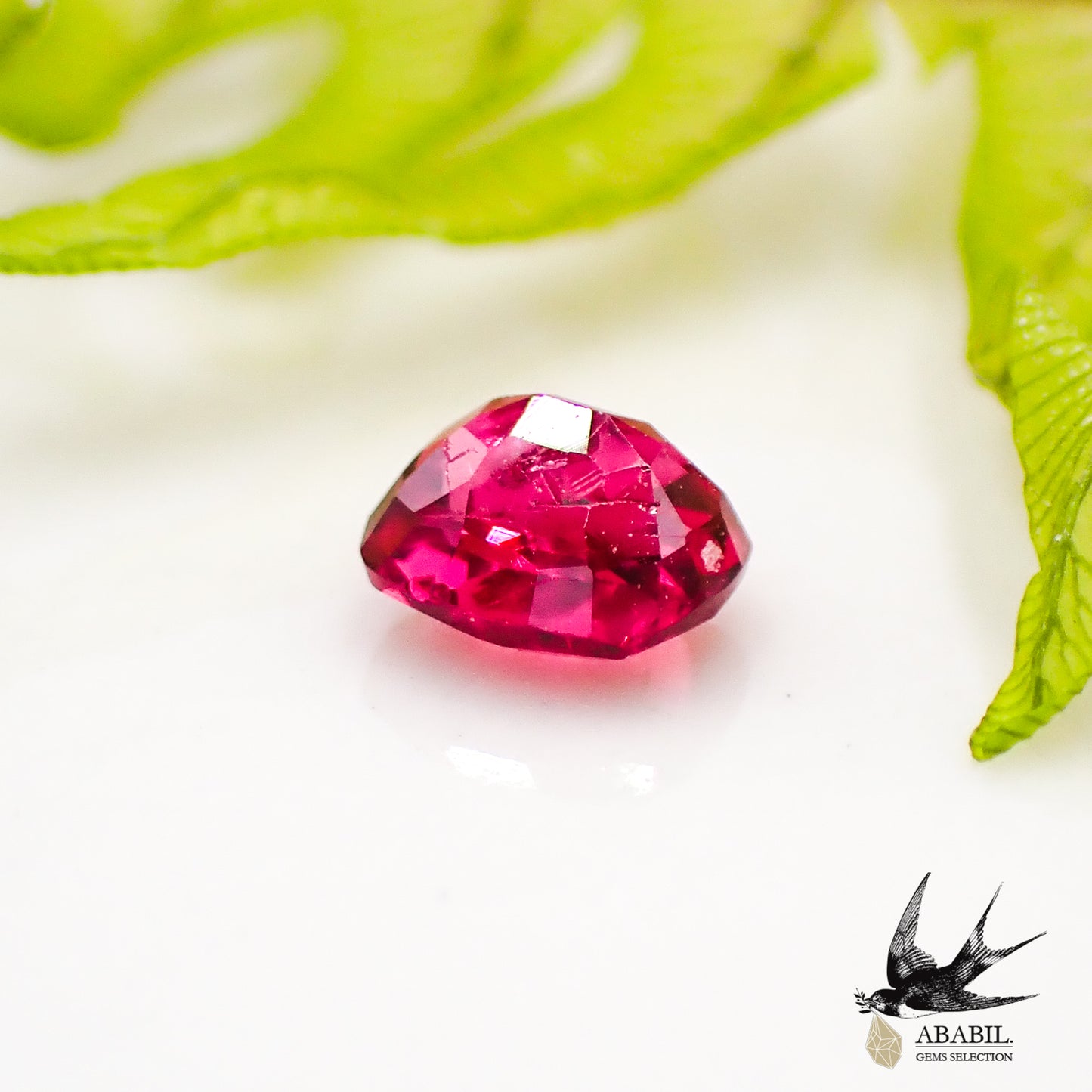 Natural red spinel 0.33ct [Burma] Specializing in gorgeous, fluorescence 