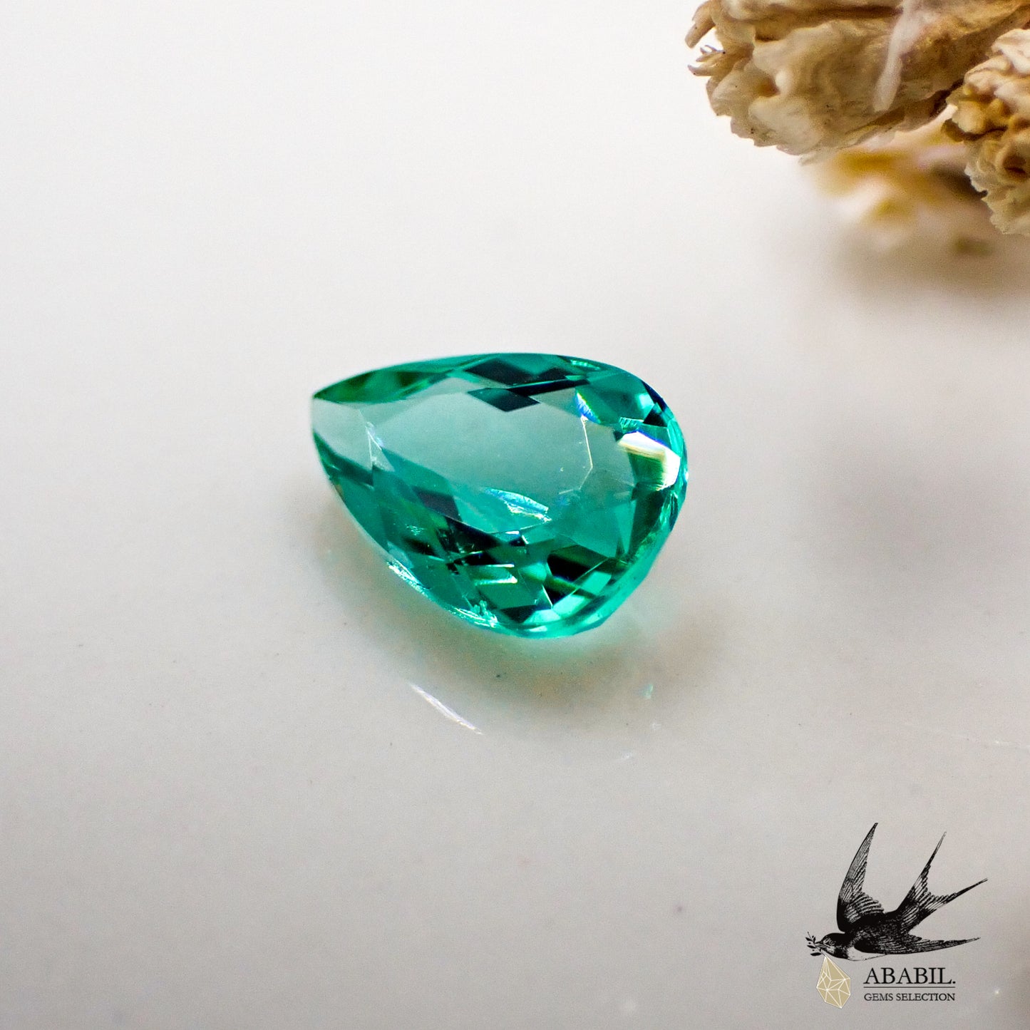 Natural emerald 0.425ct [Brazil] Brilliant green 