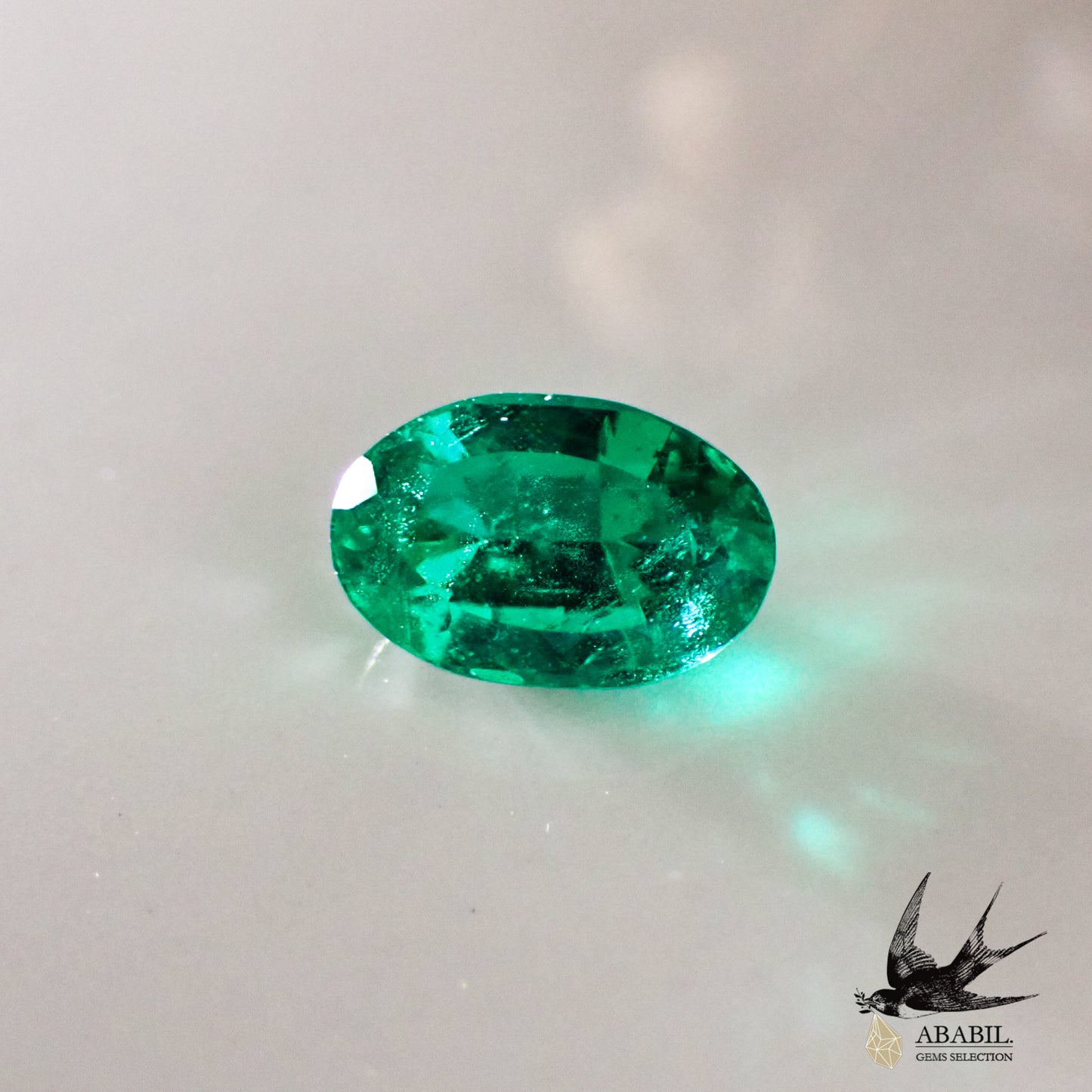 Natural emerald 0.65ct [Brazil] Brilliant green 
