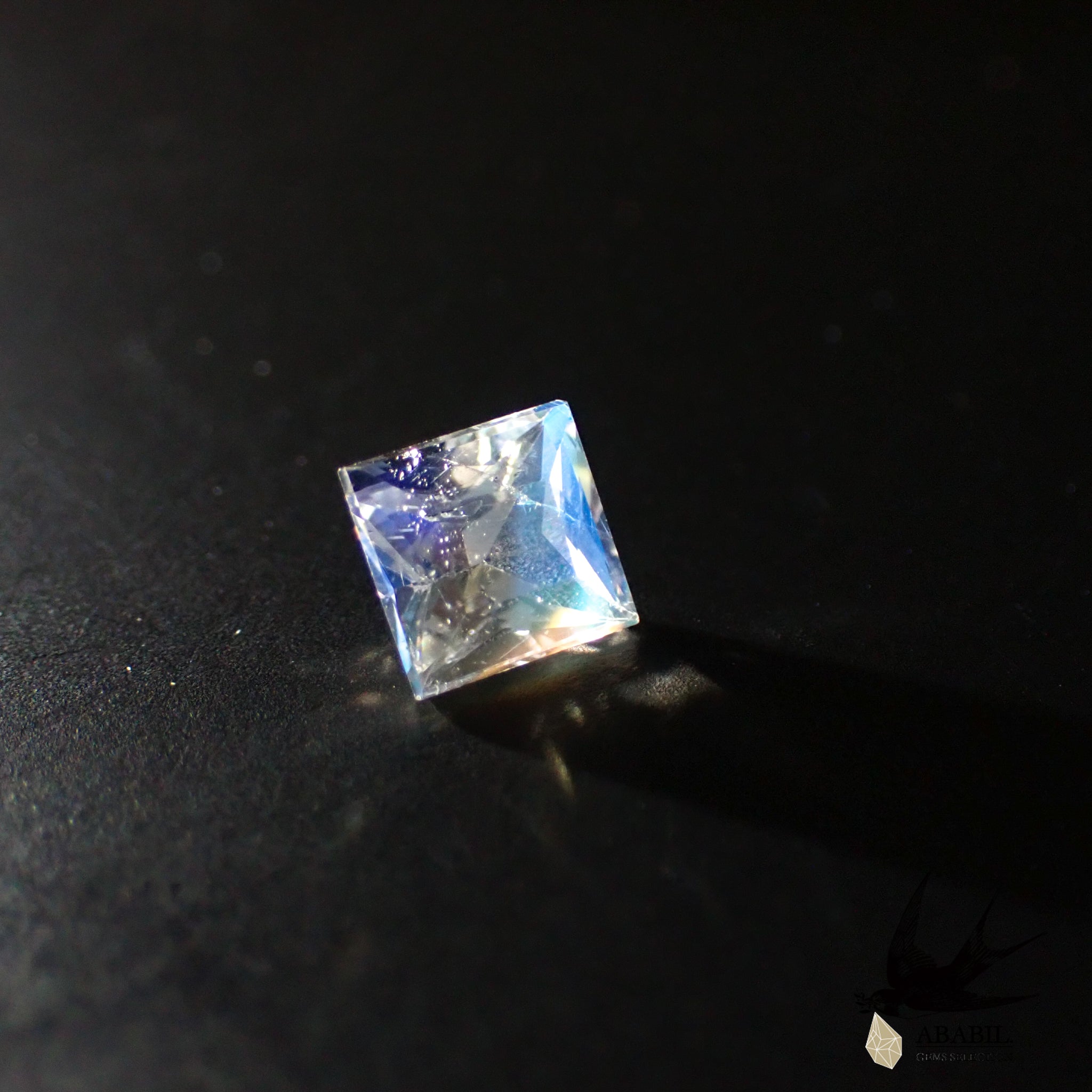 天然レインボームーンストーン0.828ct 【マダガスカル】アンデシン