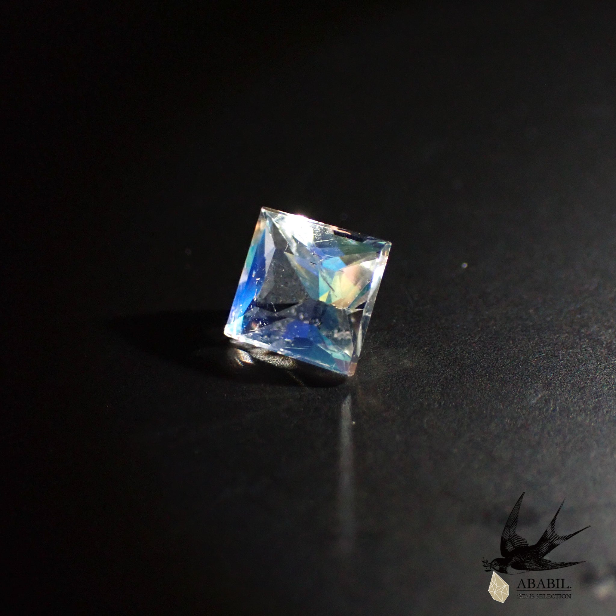 天然レインボームーンストーン0.828ct 【マダガスカル】アンデシン