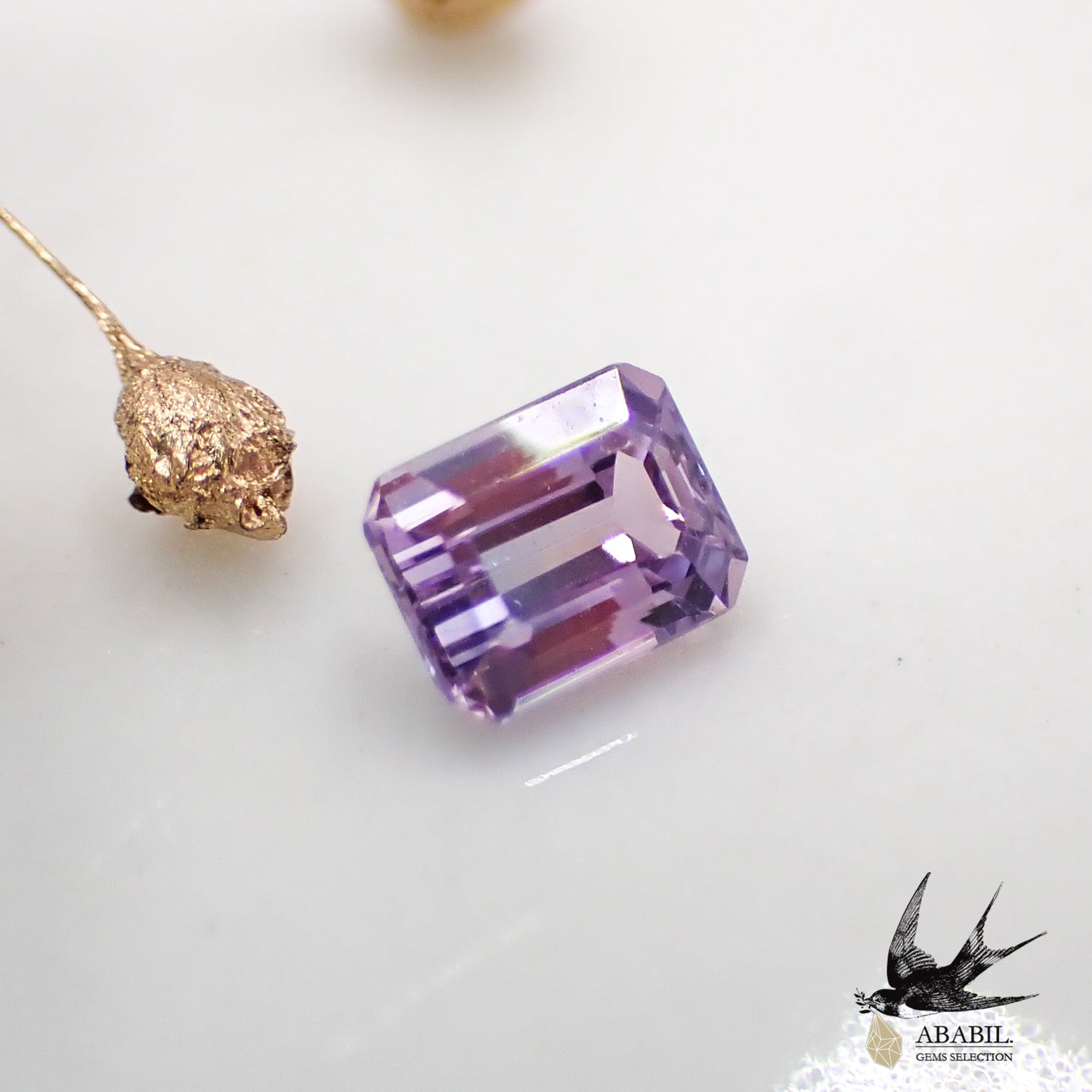 Natural bicolor sapphire 0.314ct [Sri Lanka] ★Pink and purple fluorescence 