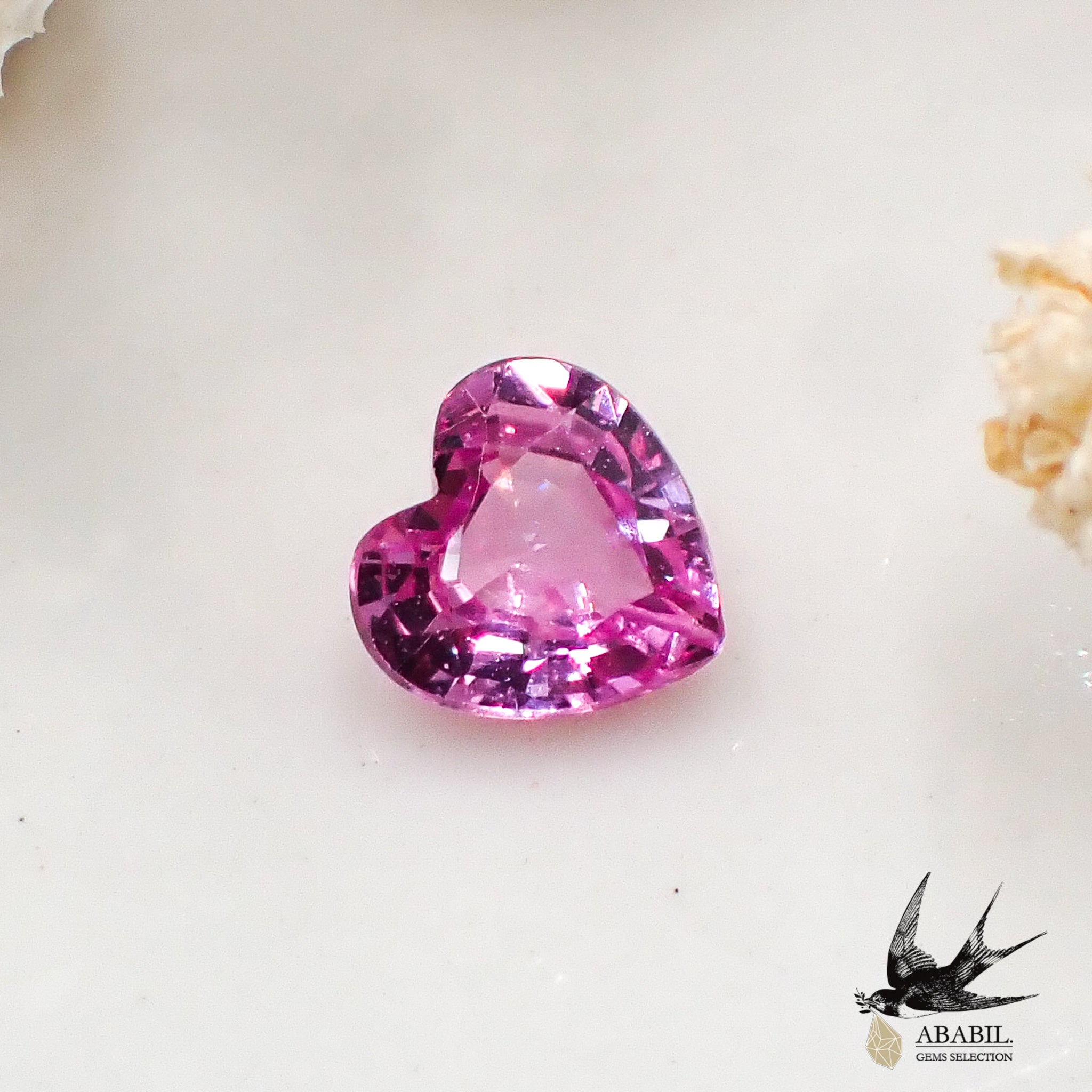 天然ピンクサファイア0.33ct【スリランカ】☆ハートシェイプ・蛍光・コランダム☆ – ABABIL.gems