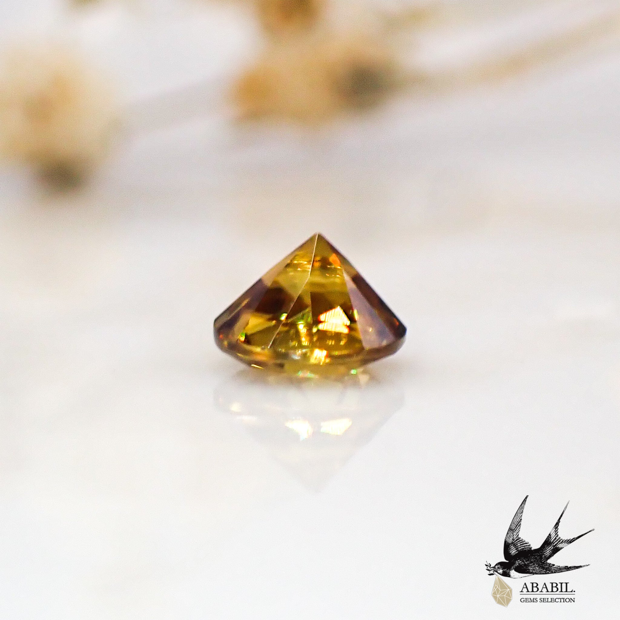 天然スフェーン0.277ct【マダガスカル産】☆小粒だけどファイアたっぷり☆