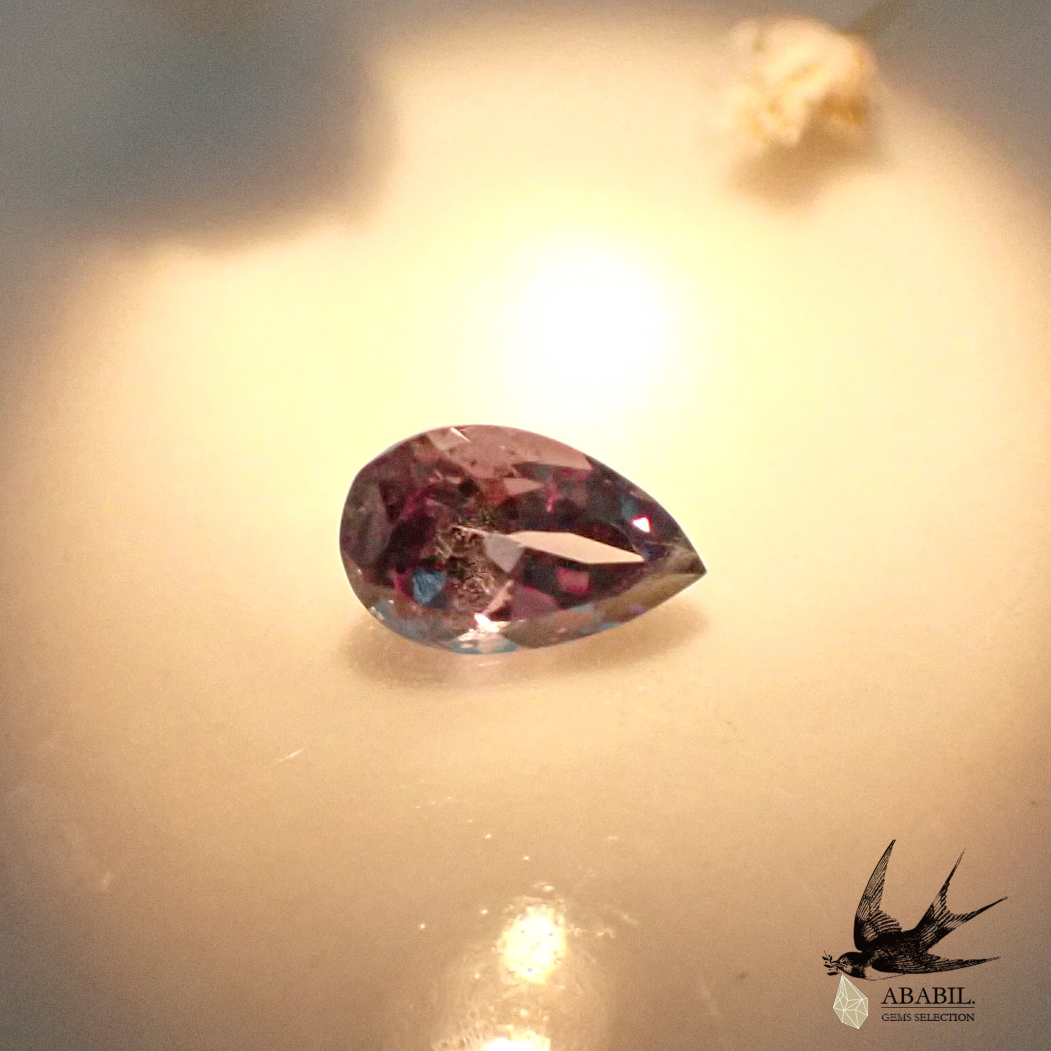 天然カラーチェンジガーネット0.535ct【ベキリー】☆変色宝石☆ 天然カラーチェンジガーネット0.535ct【ベキリー】☆変色宝石☆