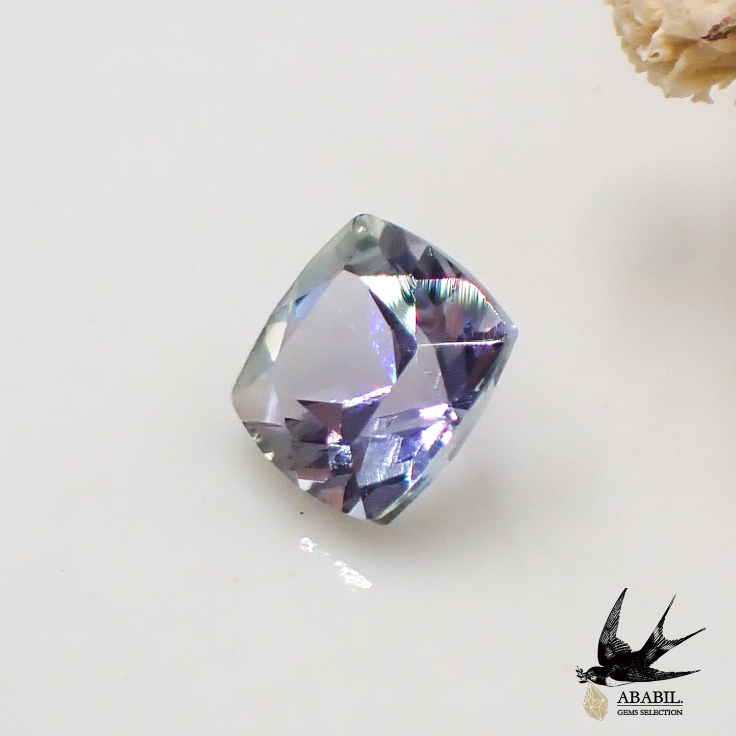 天然雙色坦桑石 0.792ct [坦桑尼亞] Multicolor gemstone 