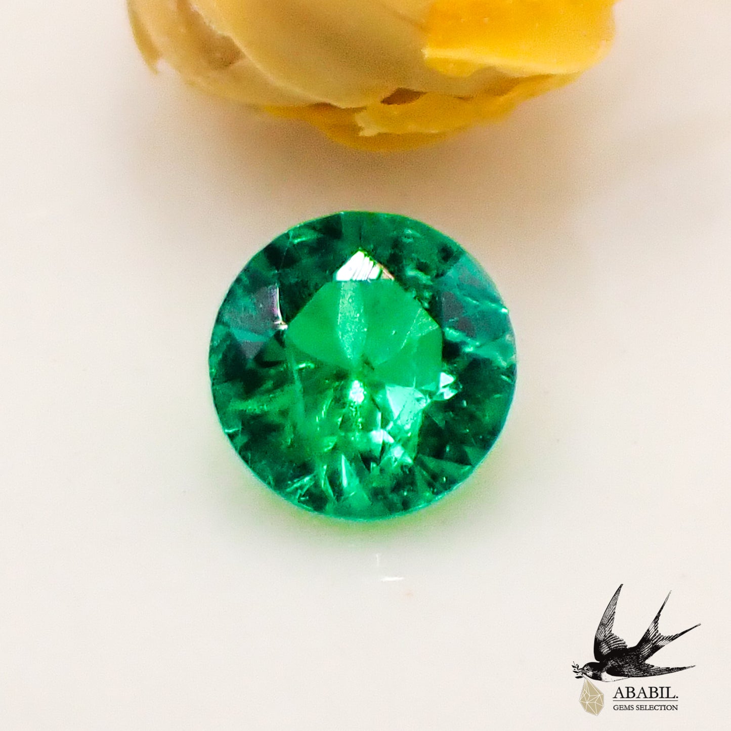 Natural Emerald 0.103ct [Colombia] ★Brilliant green ★With So 