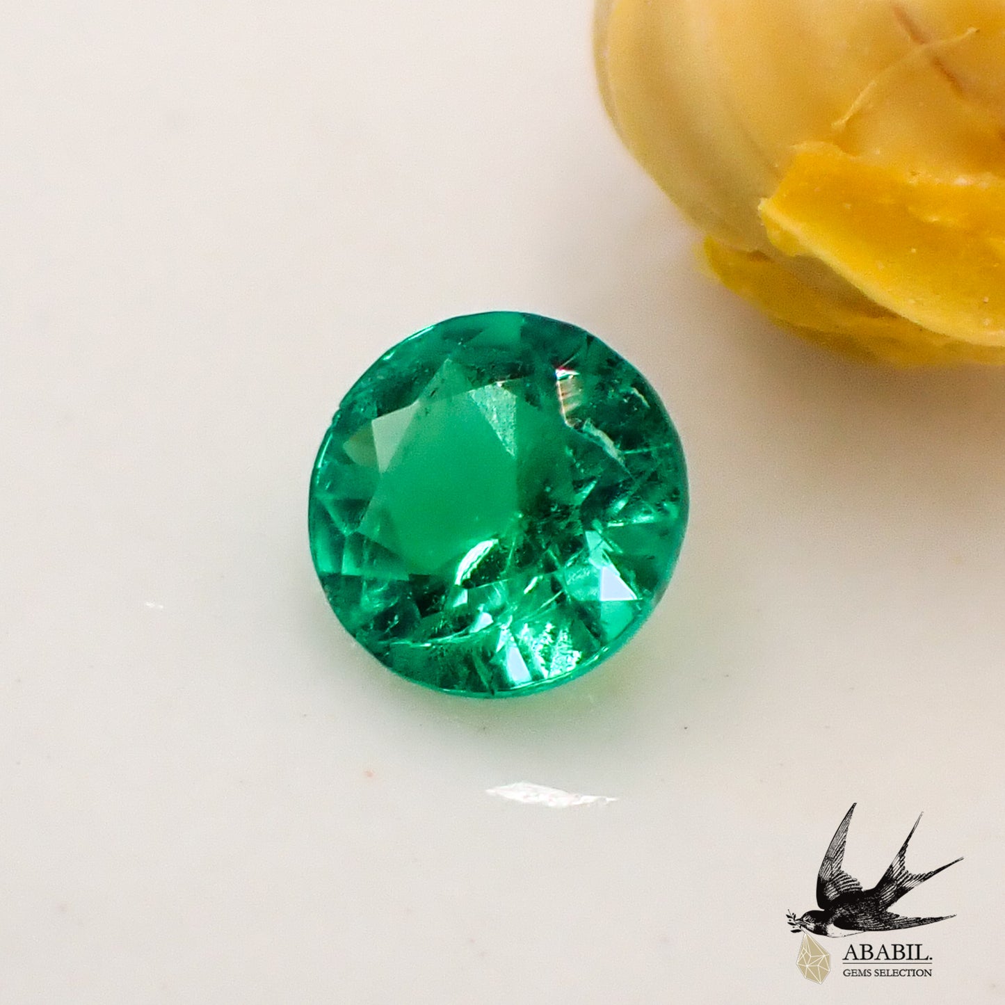 Natural Emerald 0.103ct [Colombia] ★Brilliant green ★With So 