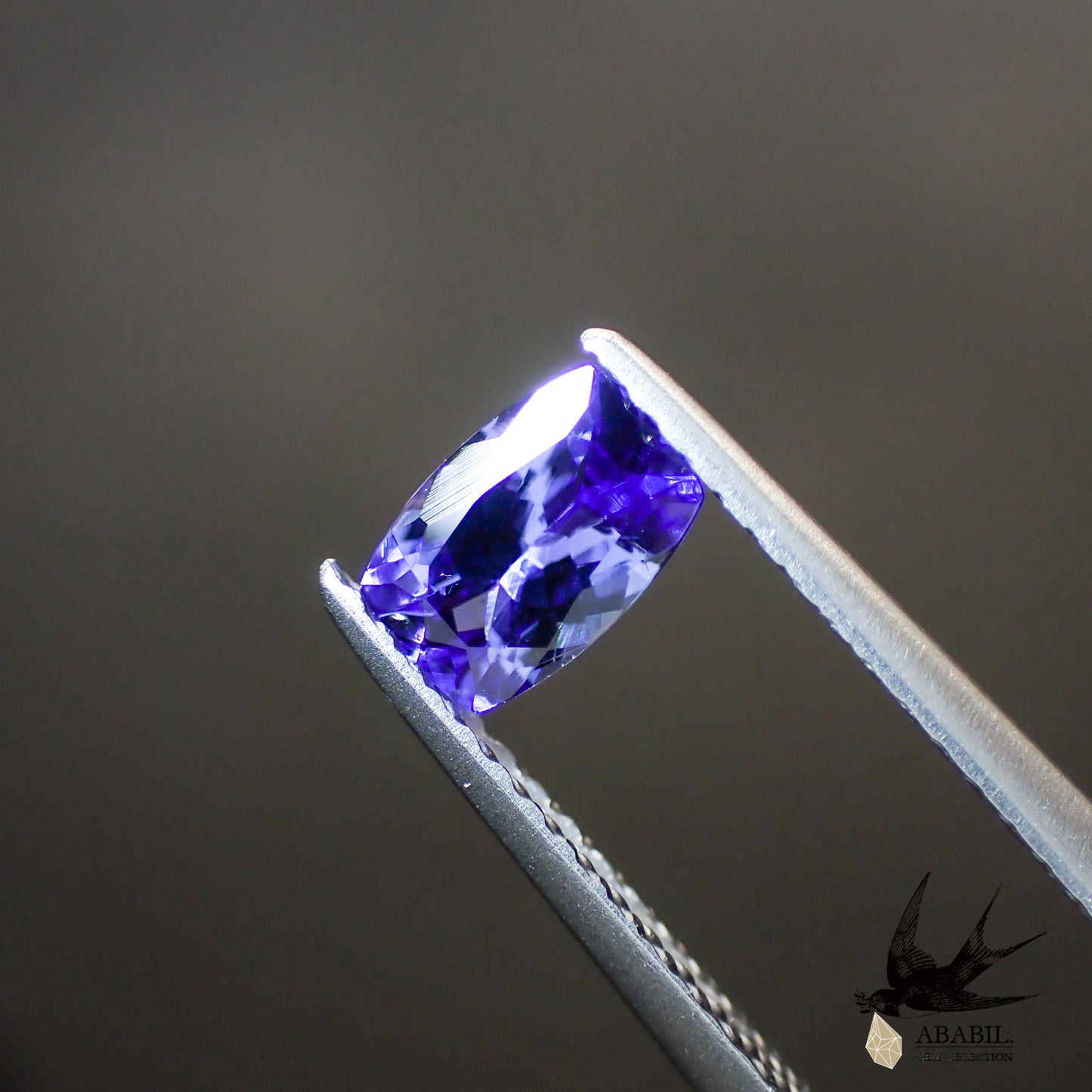 Natural tanzanite 0.517ct [Tanzania] ★Dark high quality ★Discoloration gem★ 