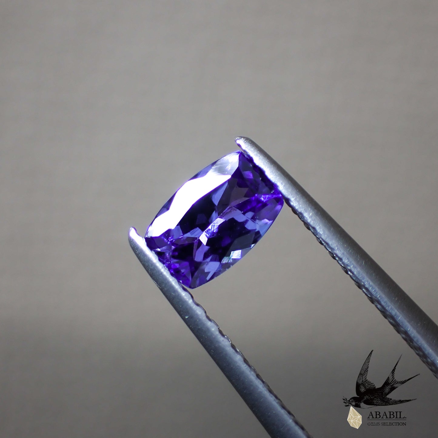 Natural tanzanite 0.517ct [Tanzania] ★Dark high quality ★Discoloration gem★ 