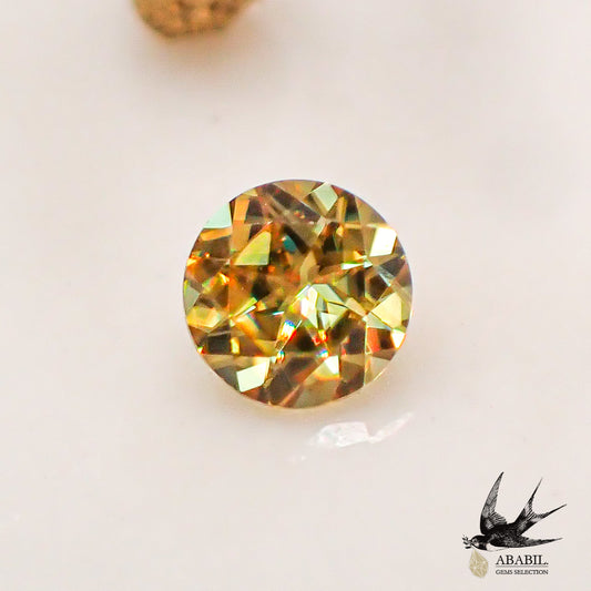 Natural sphene 0.06ct [made in Madagascar] ★Small but full of fire★ 