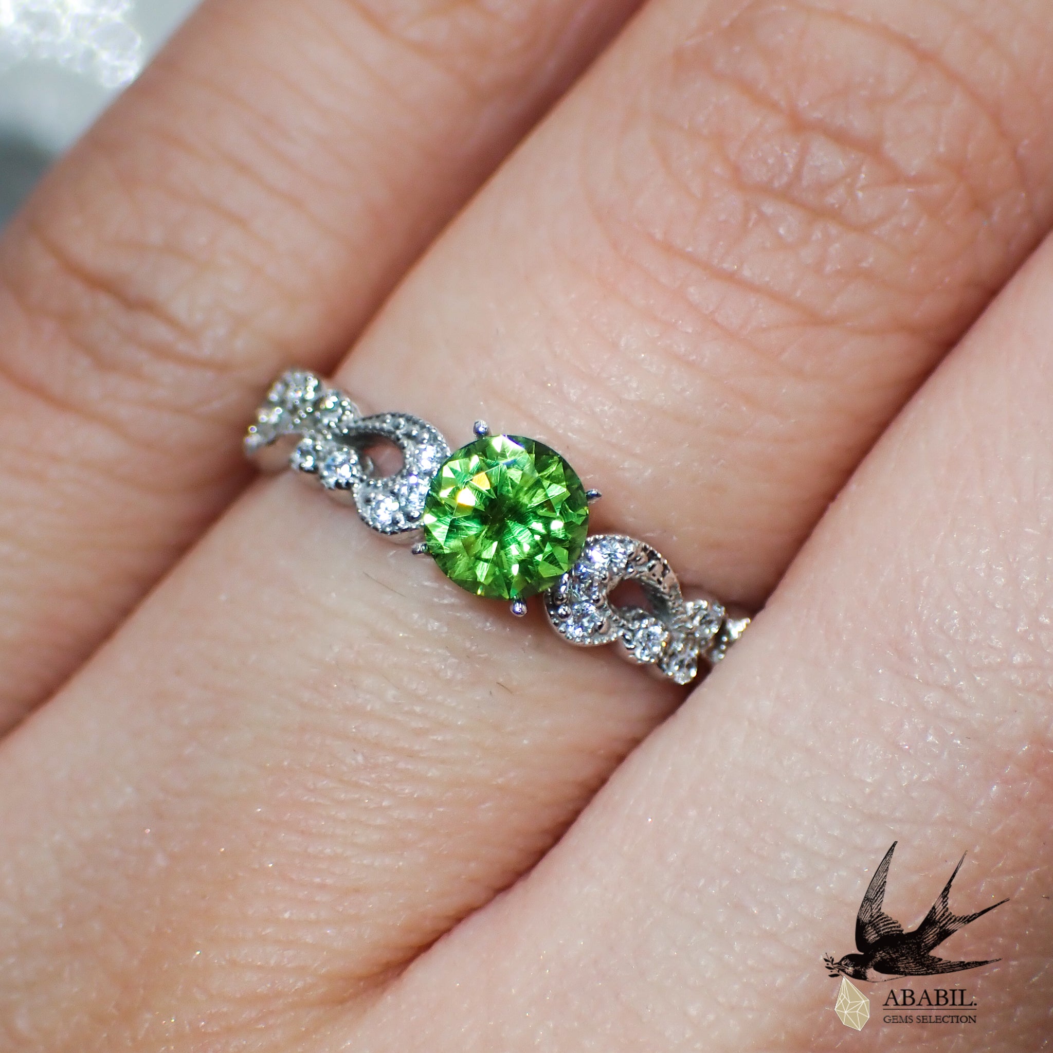 天然デマントイドガーネット0.55ct【ロシア】☆ネオン、ホース 天然デマントイドガーネット0.55ct【ロシア】☆ネオン、ホース