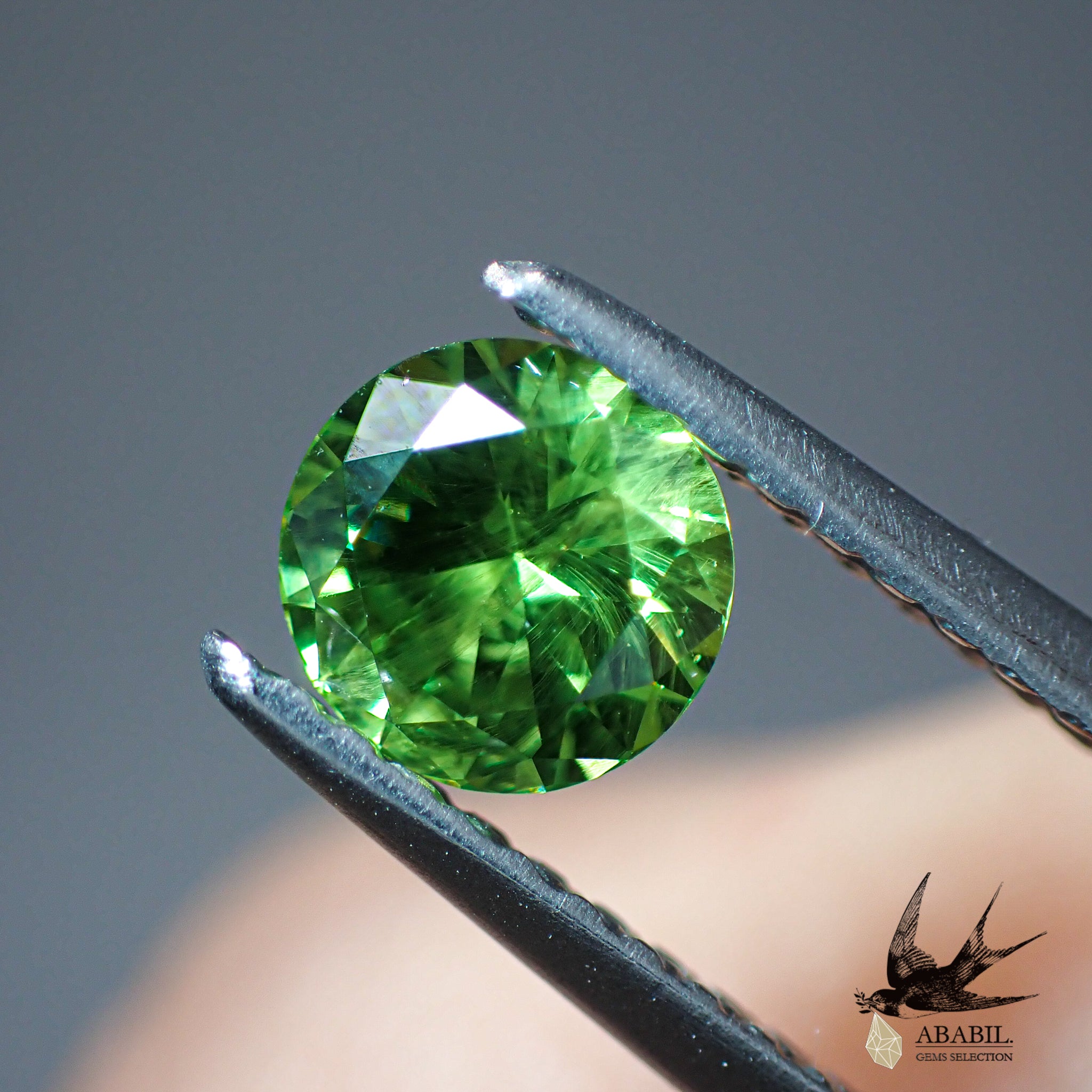 天然デマントイドガーネット0.55ct【ロシア】☆ネオン、ホース 天然デマントイドガーネット0.55ct【ロシア】☆ネオン、ホース