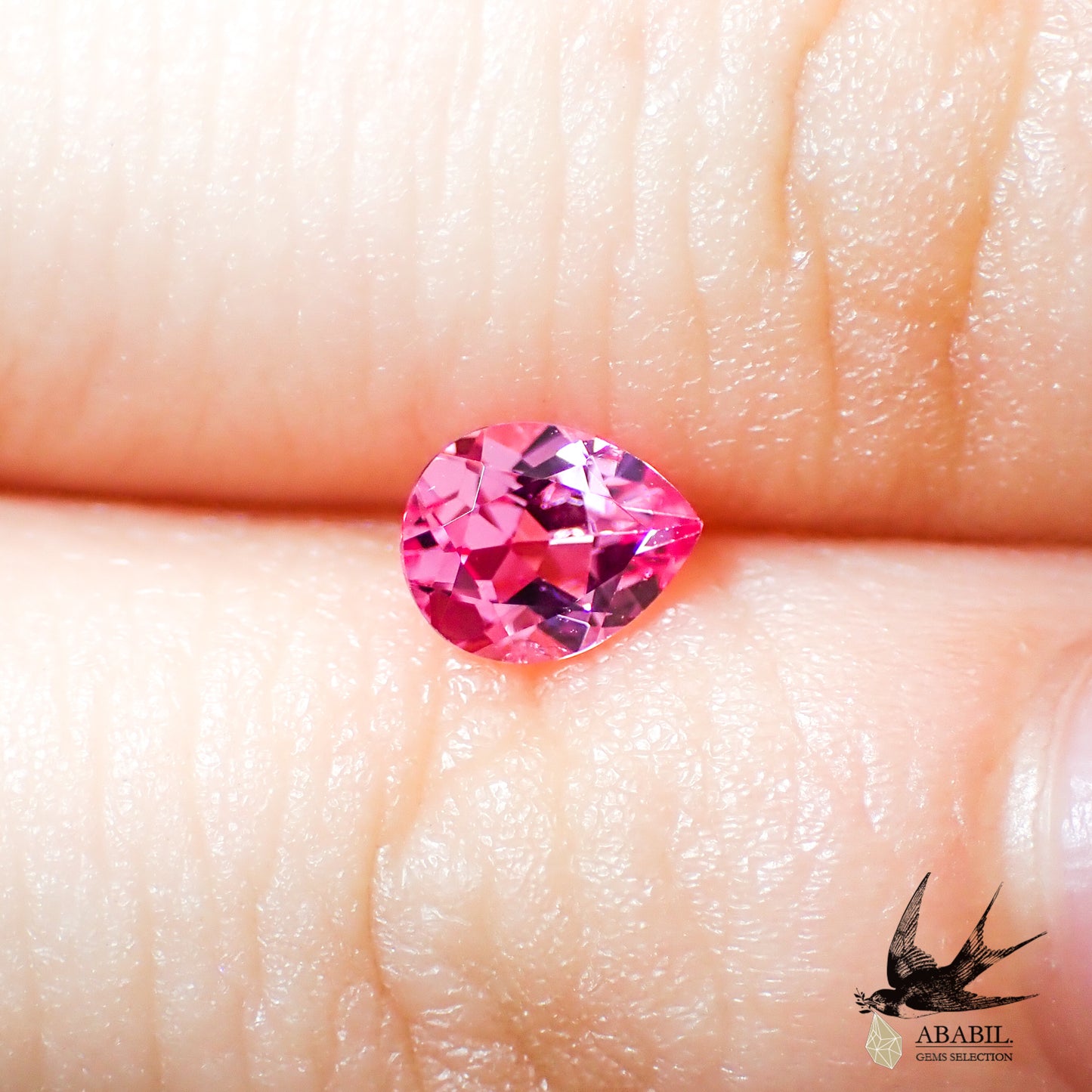 天然艷粉色尖晶石 0.35ct [坦桑尼亞] 霓虹粉色，熒光