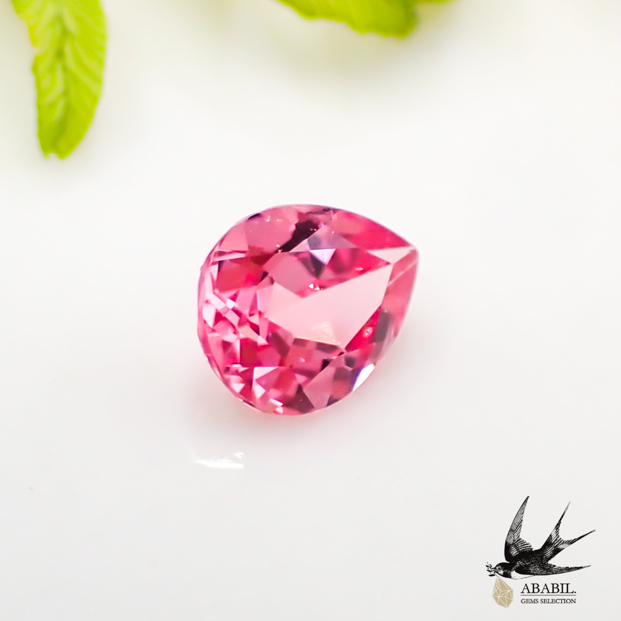 天然ホットピンクスピネル0.35ct【タンザニア】☆ネオンピンク、蛍光☆ – ABABIL.gems