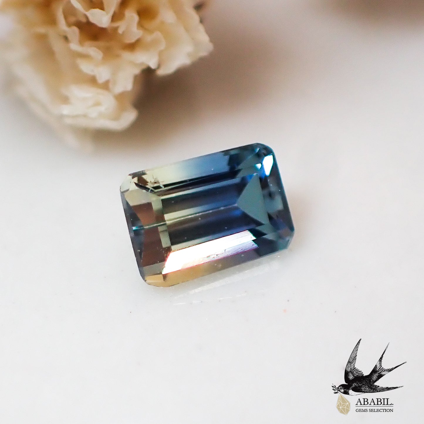 Natural bicolor sapphire 0.128ct [Madagascar] ★Light yellow and blue