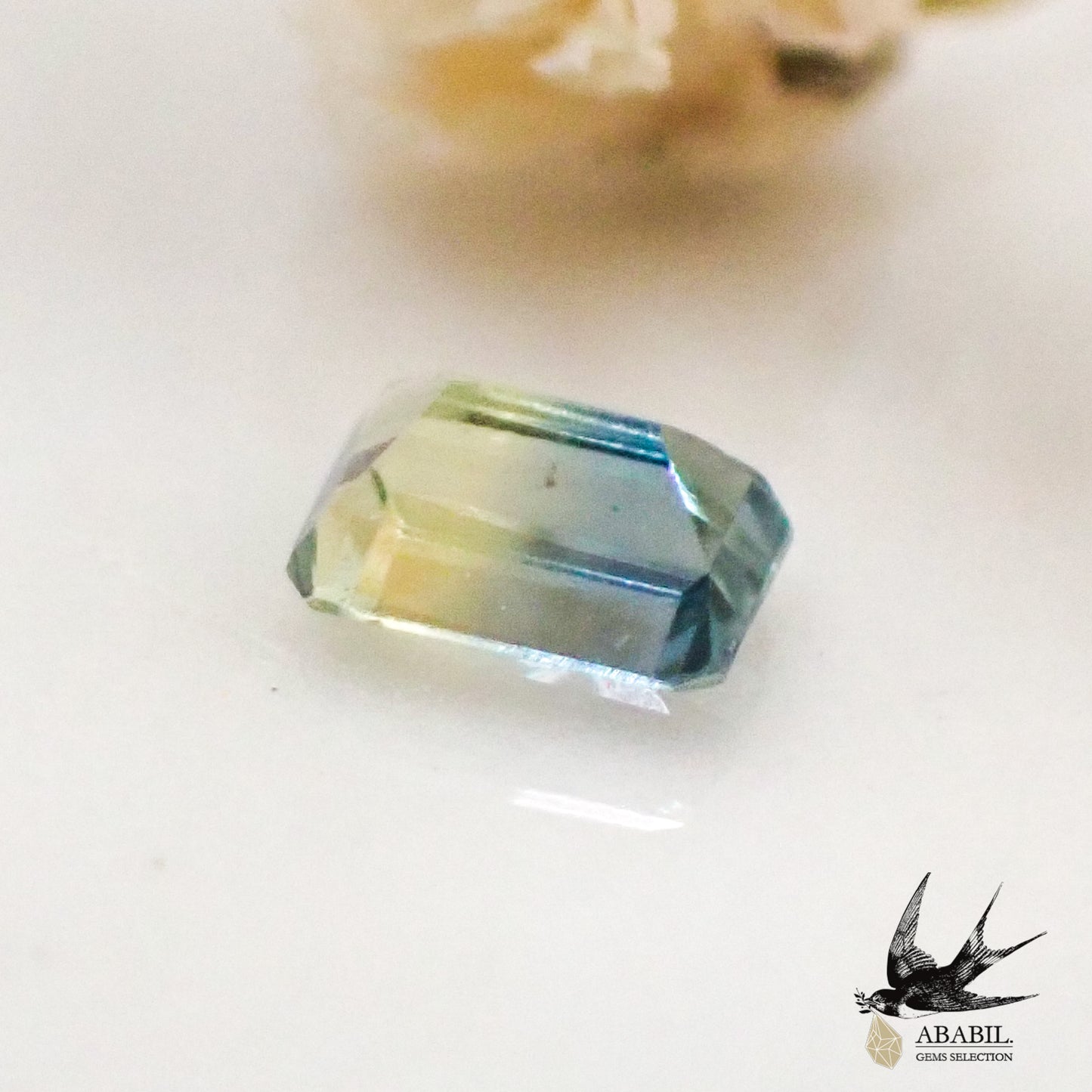 Natural bicolor sapphire 0.128ct [Madagascar] ★Light yellow and blue