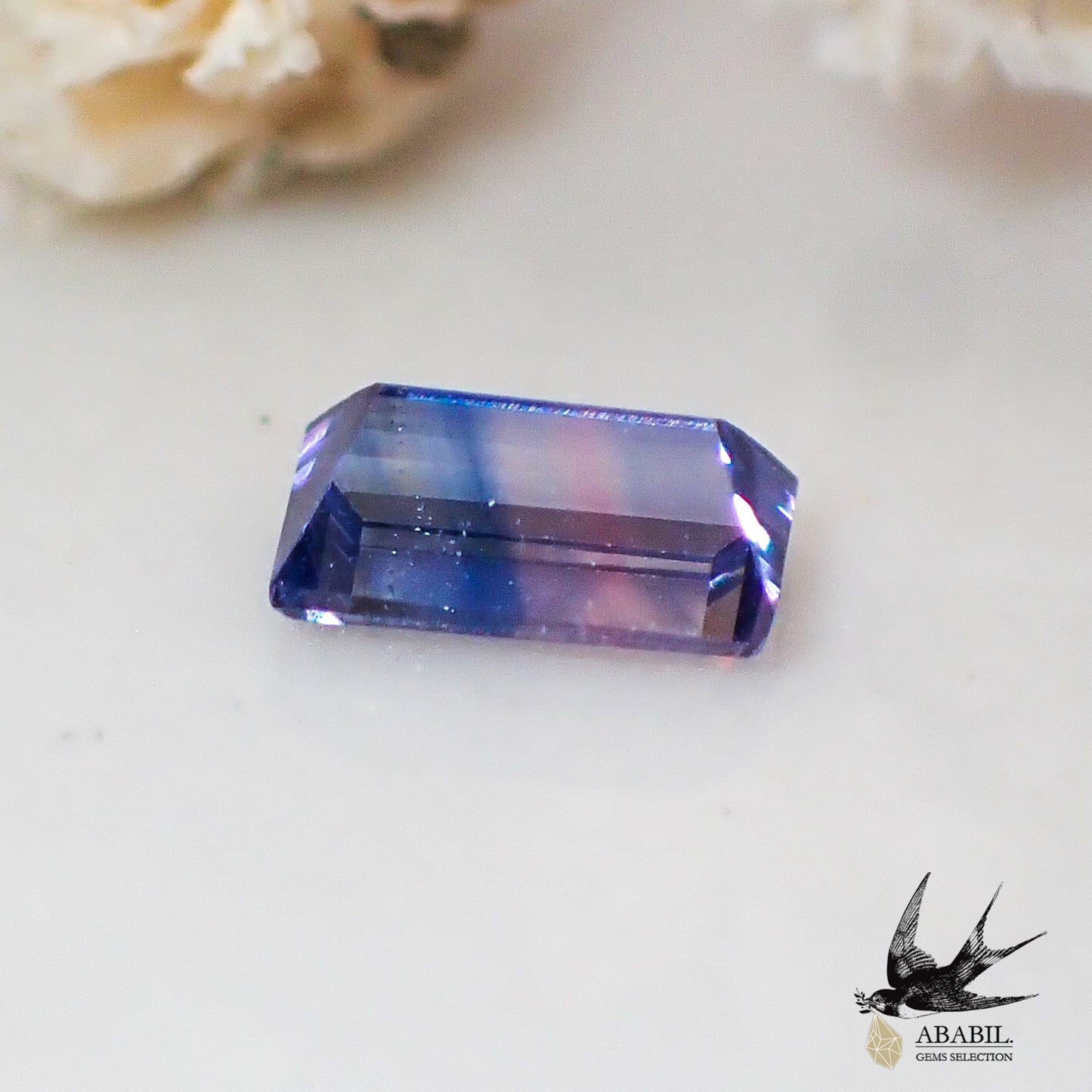天然雙色藍寶石 0.155ct [馬達加斯加] ★淺粉色和藍色熒光