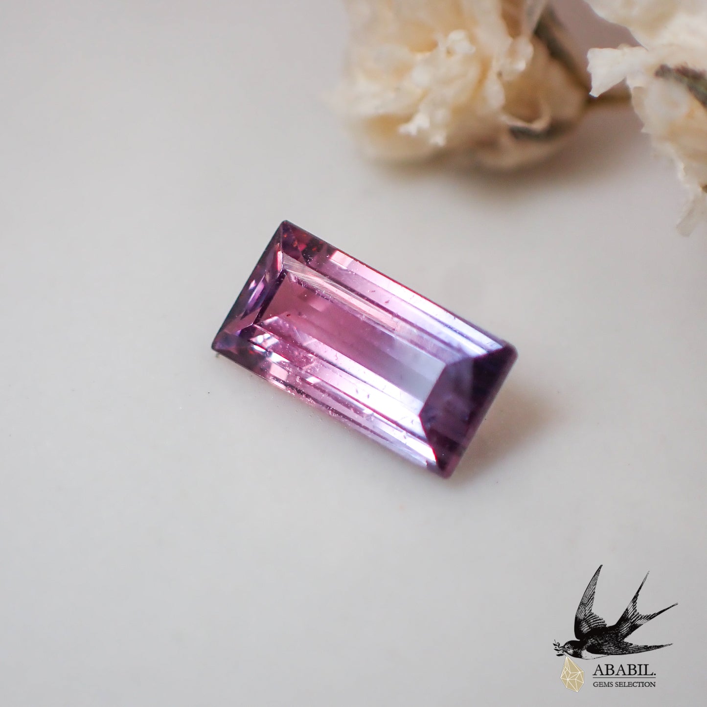 Natural bicolor sapphire 0.264ct [Madagascar] ★Raspberry and purple fluorescence 