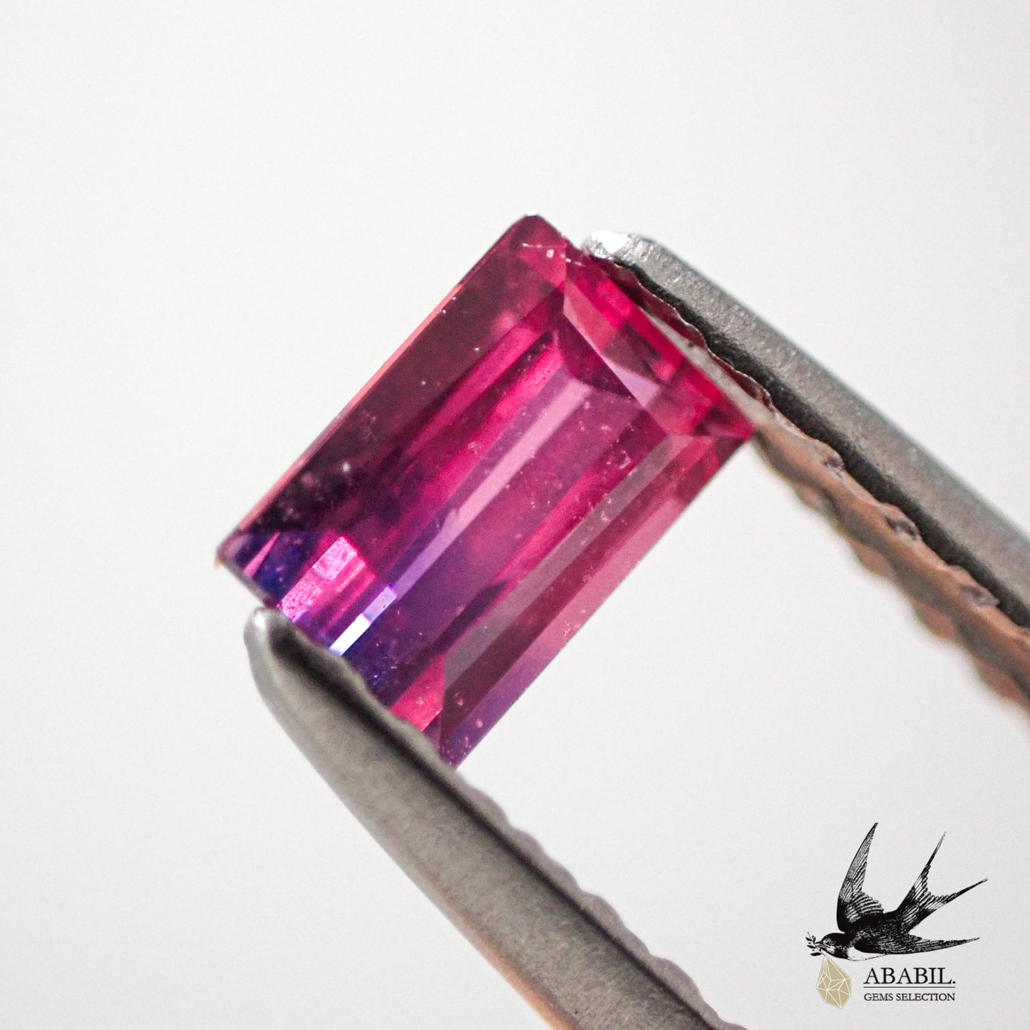 Natural bicolor sapphire 0.298ct [Madagascar] Bewitching red purple and purple fluorescence 