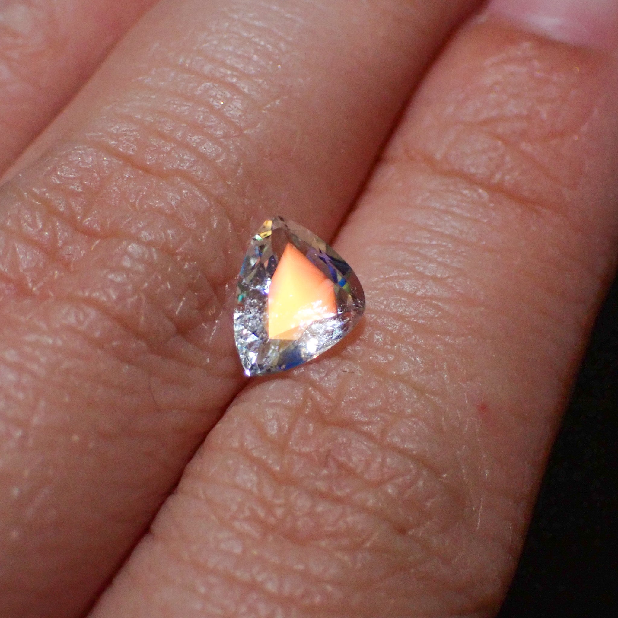 天然レインボームーンストーン0.99ct 【マダガスカル】アンデシン