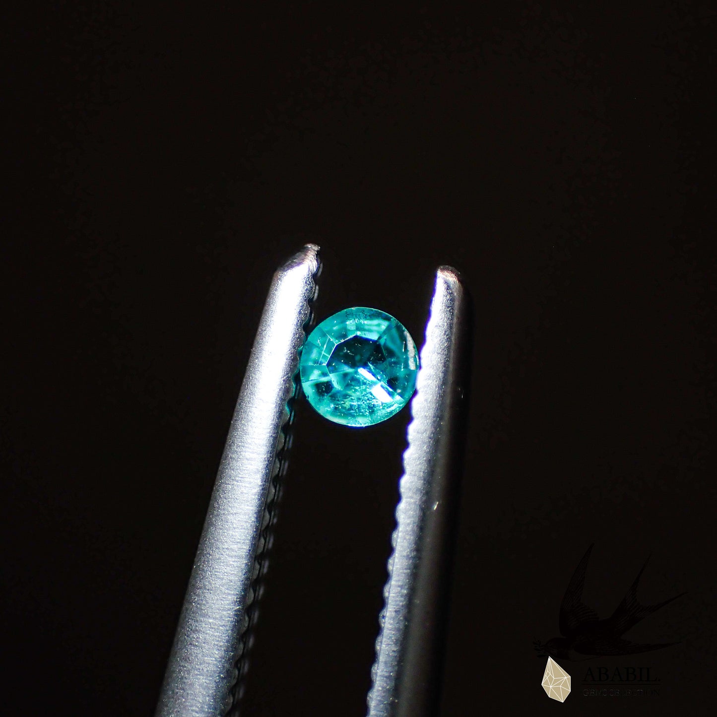 Natural Paraiba tourmaline 0.03ct [Brazil] Neon blue, fluorescent color