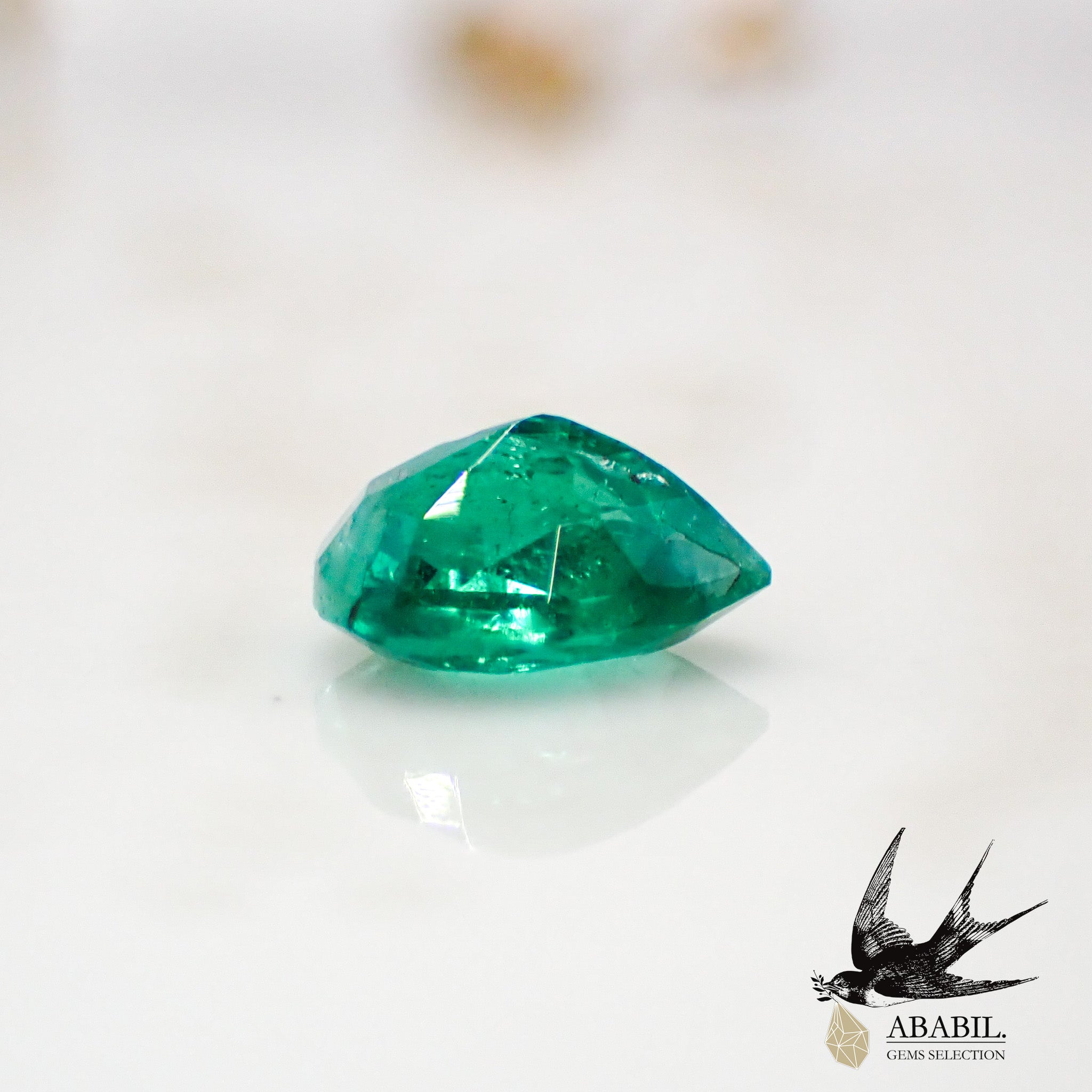 天然エメラルド0.39ct【ザンビア】 透明度が高い – ABABIL.gems